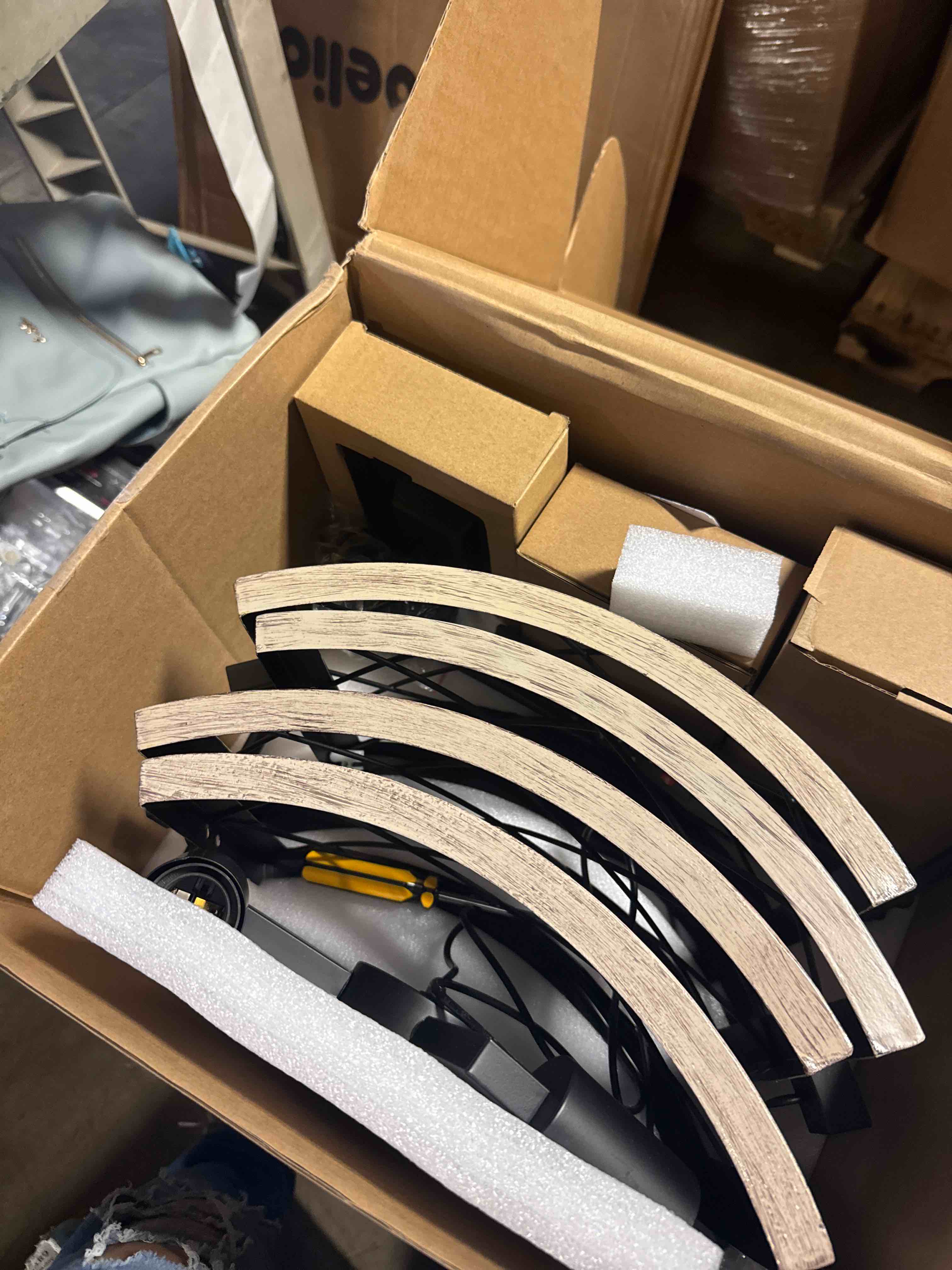 https://s3.amazonaws.com/lotting-images-prod/phillipi/GRA0364070_1757162120409.jpeg
