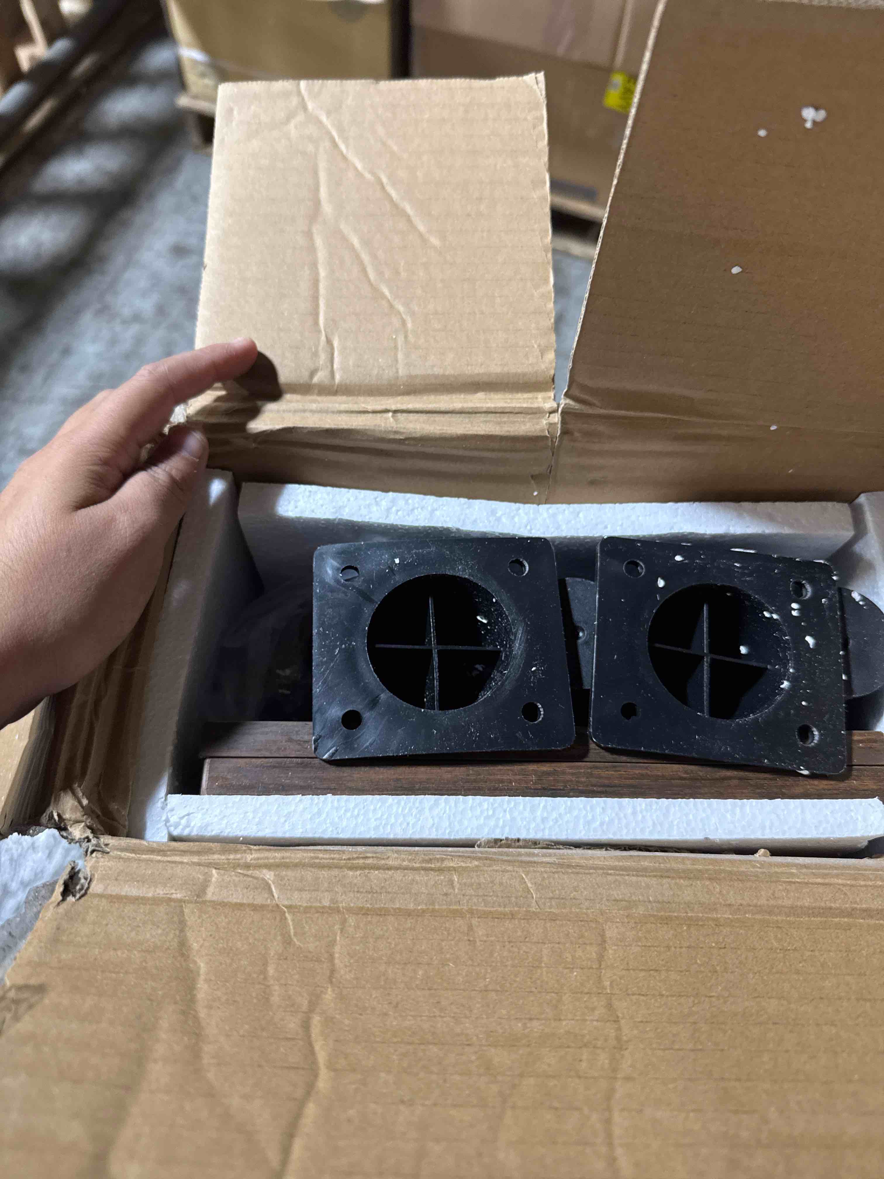 https://s3.amazonaws.com/lotting-images-prod/phillipi/GRA0364437_1756394662087.jpeg