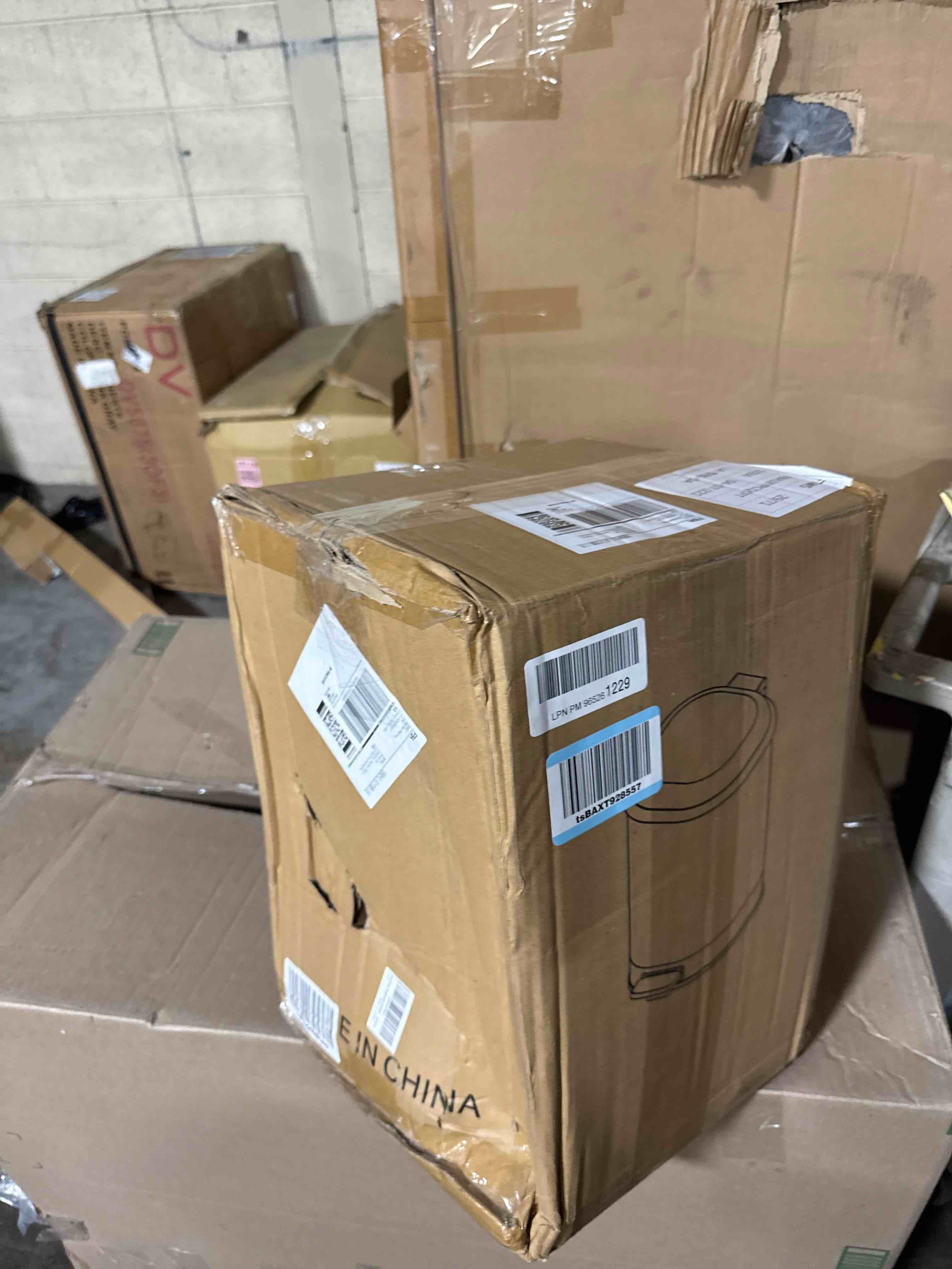 https://s3.amazonaws.com/lotting-images-prod/phillipi/GRA0364451_1756392541613.jpeg