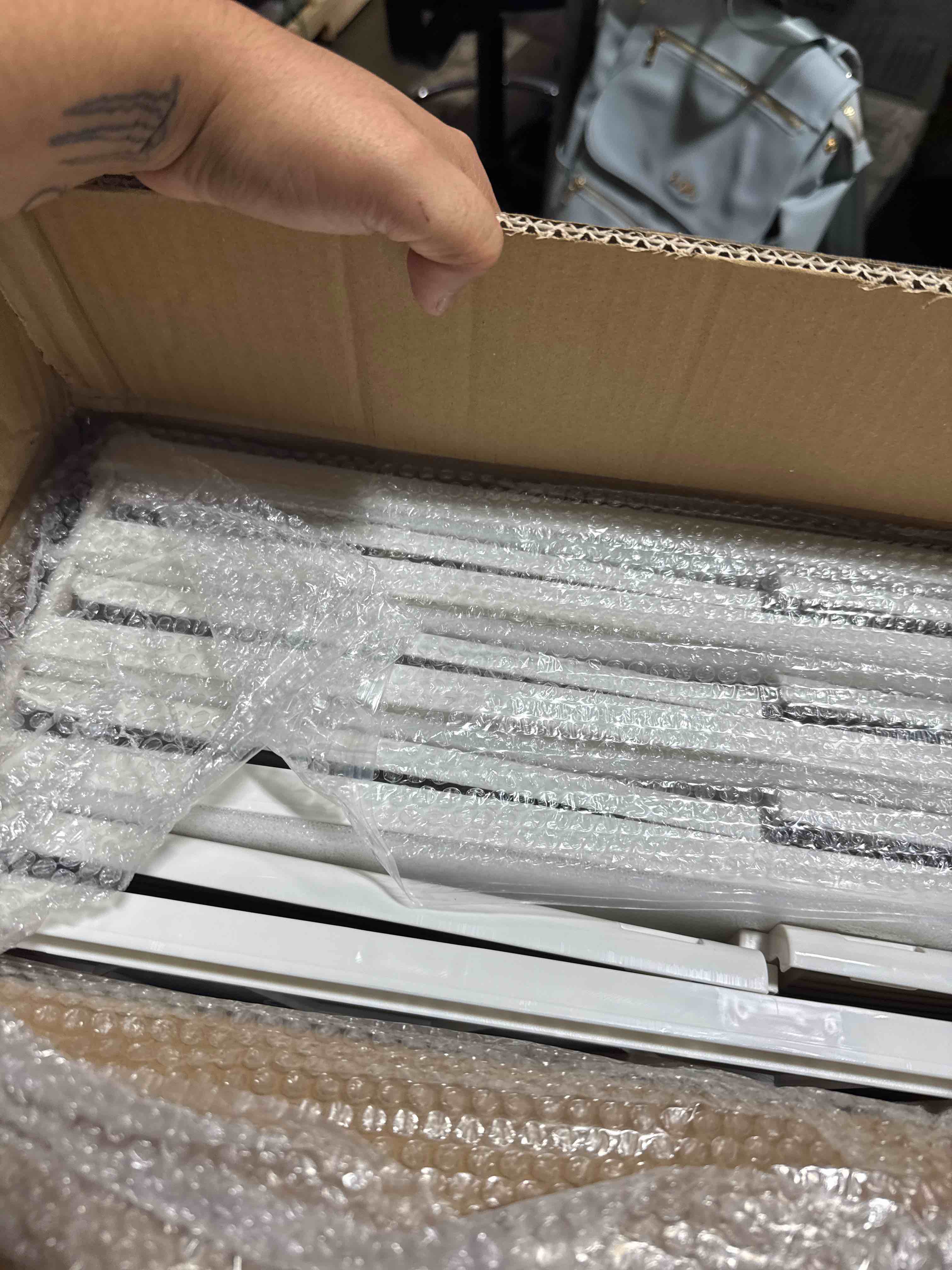 https://s3.amazonaws.com/lotting-images-prod/phillipi/GRA0364517_1756299441161.jpeg