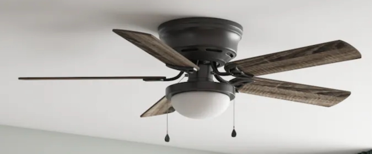 harbor breeze armitage 52-in flush mount matte black with black/cocoa blades ceiling fan with light ( 5 blades)