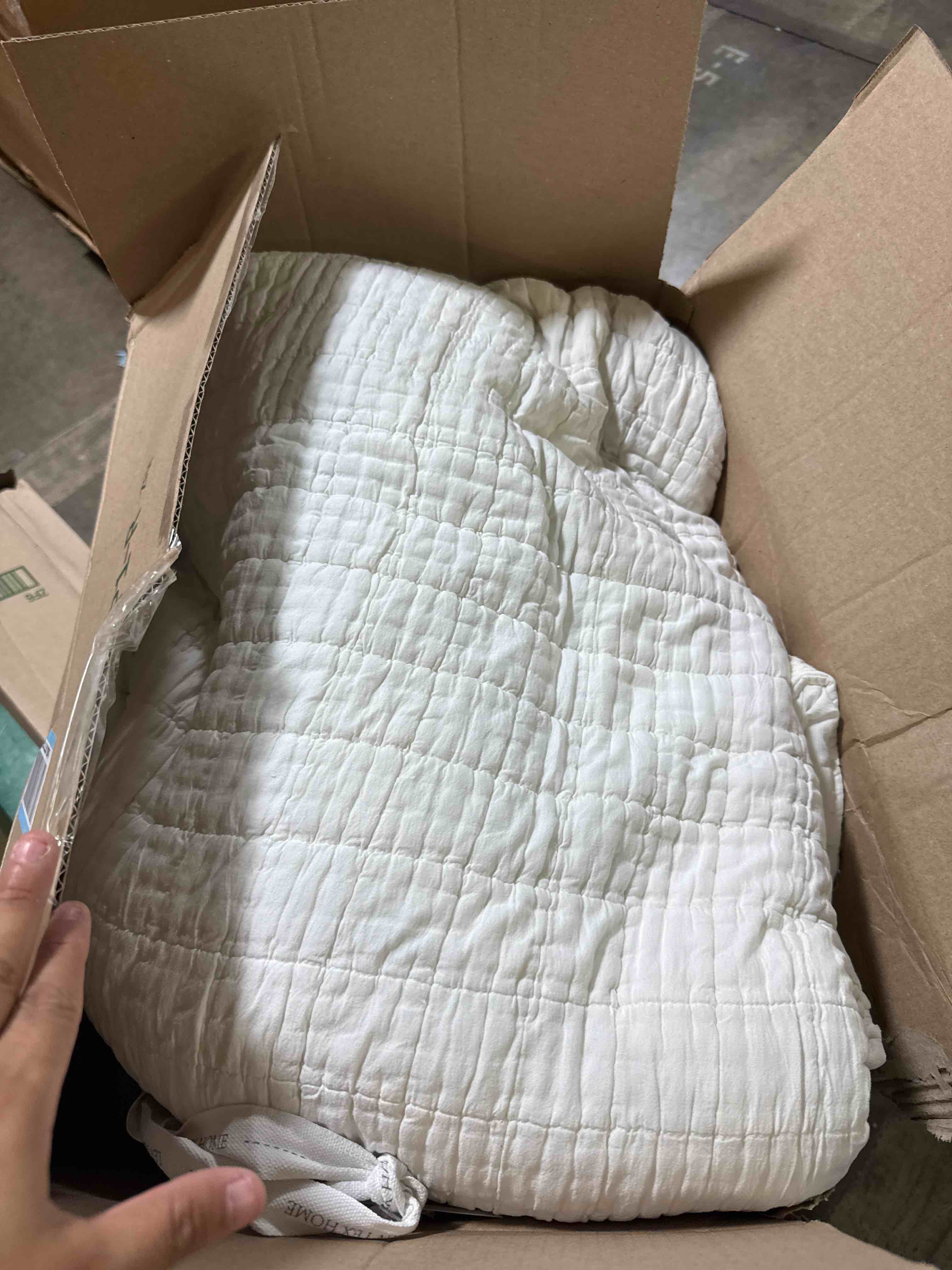 https://s3.amazonaws.com/lotting-images-prod/phillipi/GRA0365186_1753883918223.jpeg