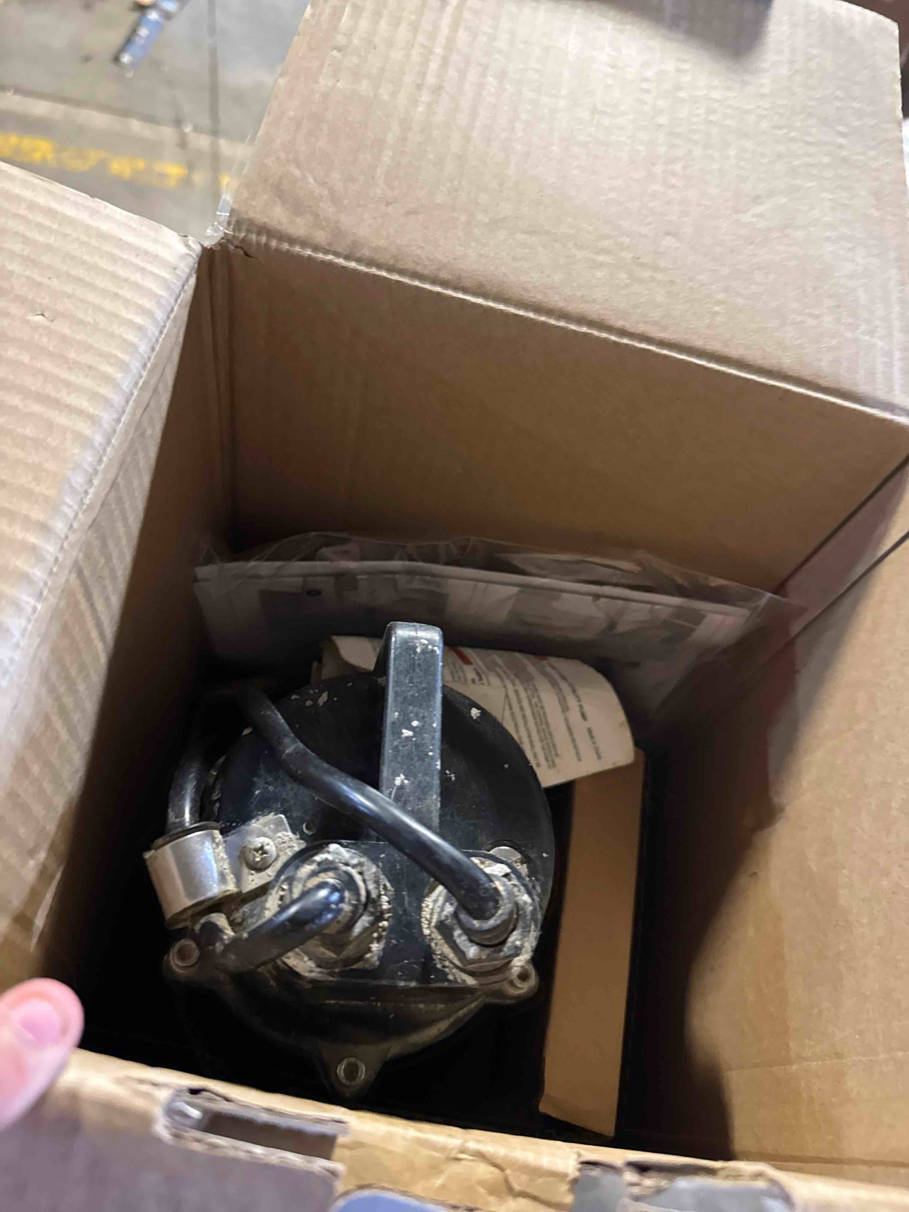 https://s3.amazonaws.com/lotting-images-prod/phillipi/GRA0365229_1753729301426.jpeg