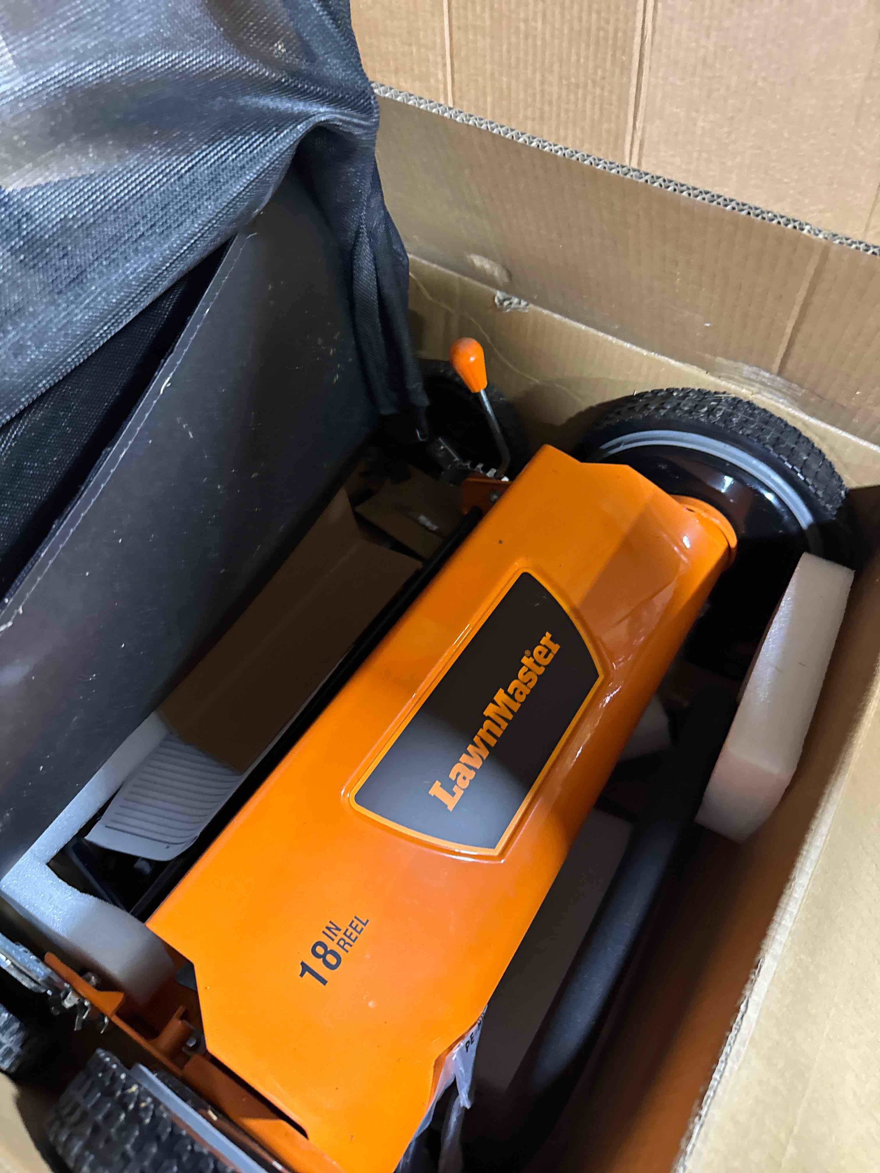 https://s3.amazonaws.com/lotting-images-prod/phillipi/GRA0365338_1752768567828.jpeg