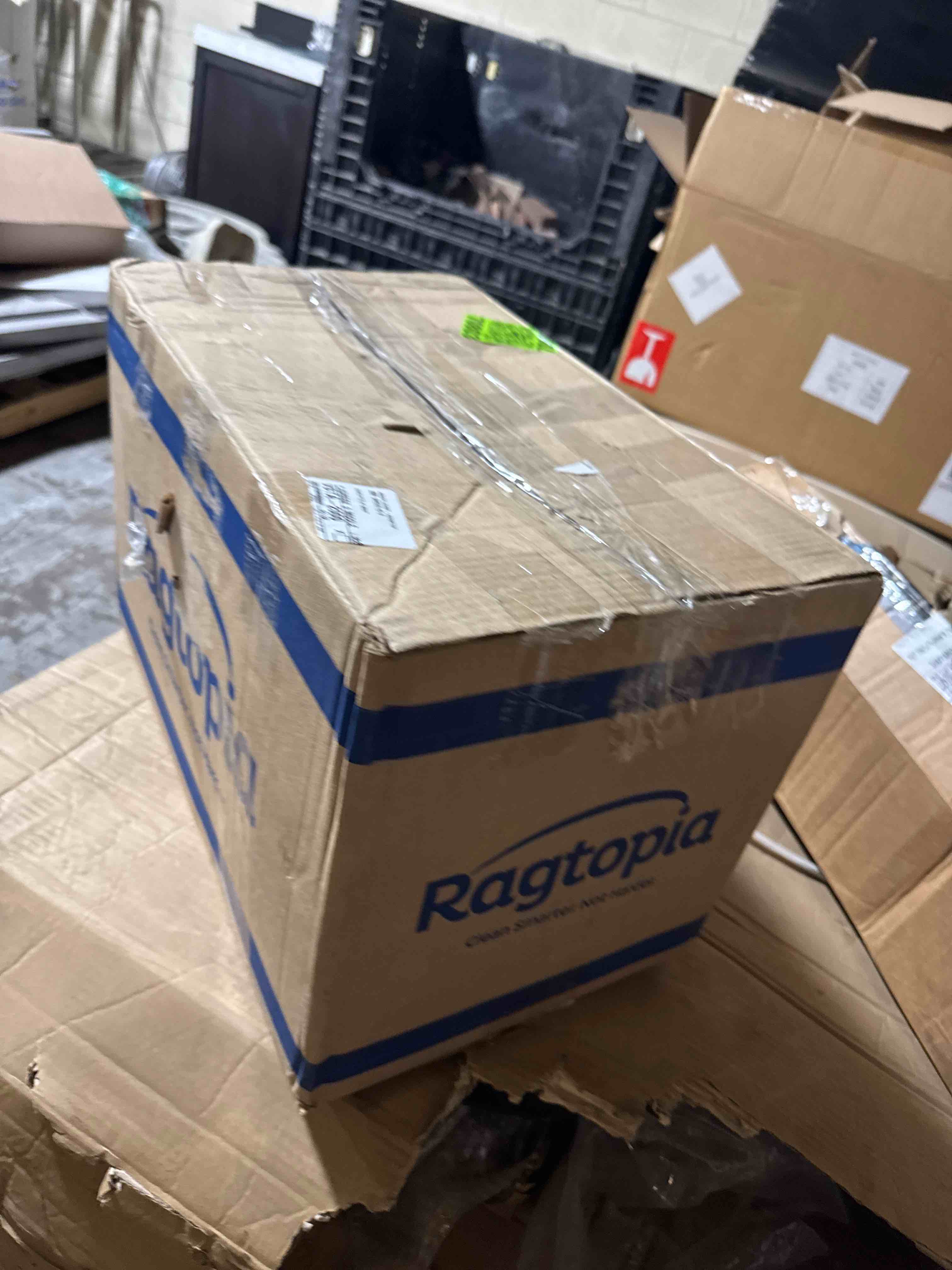 https://s3.amazonaws.com/lotting-images-prod/phillipi/GRA0365367_1752763028322.jpeg