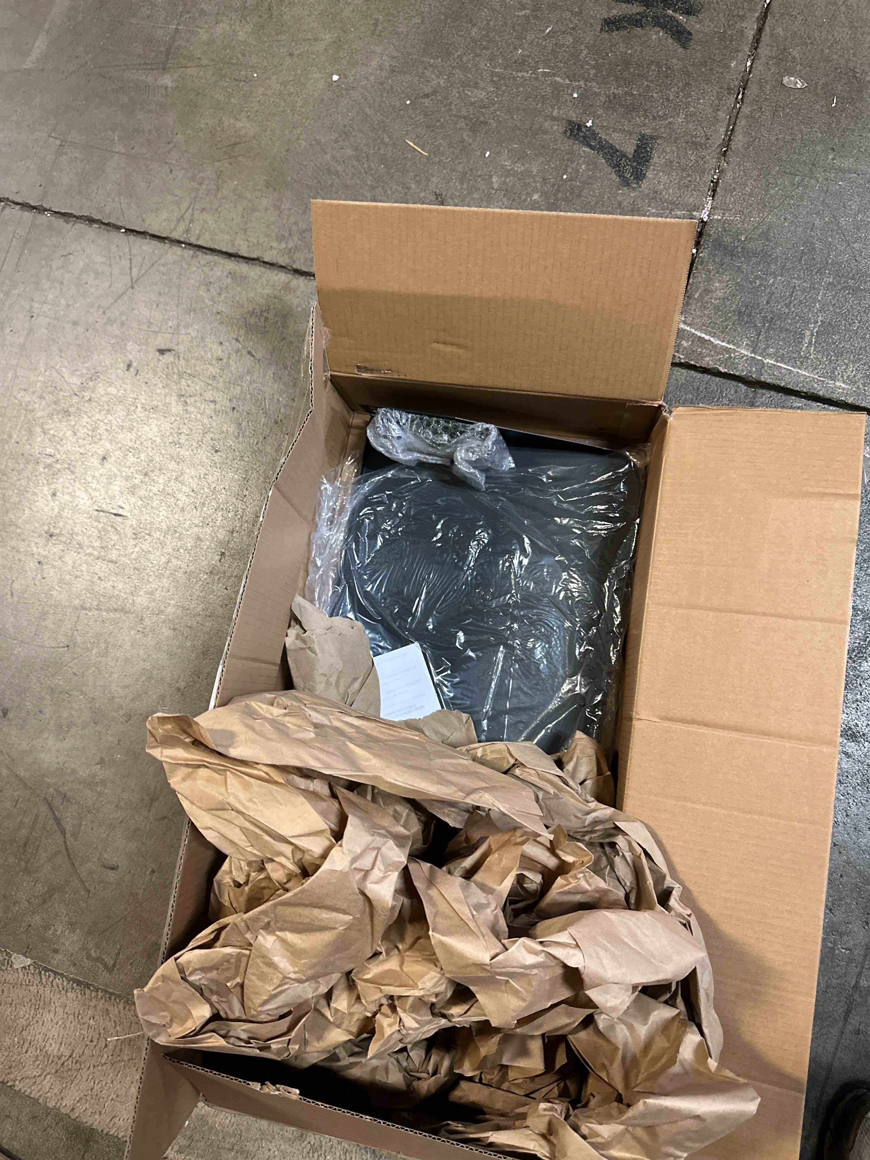 https://s3.amazonaws.com/lotting-images-prod/phillipi/GRA0370441_1760461481060.jpeg