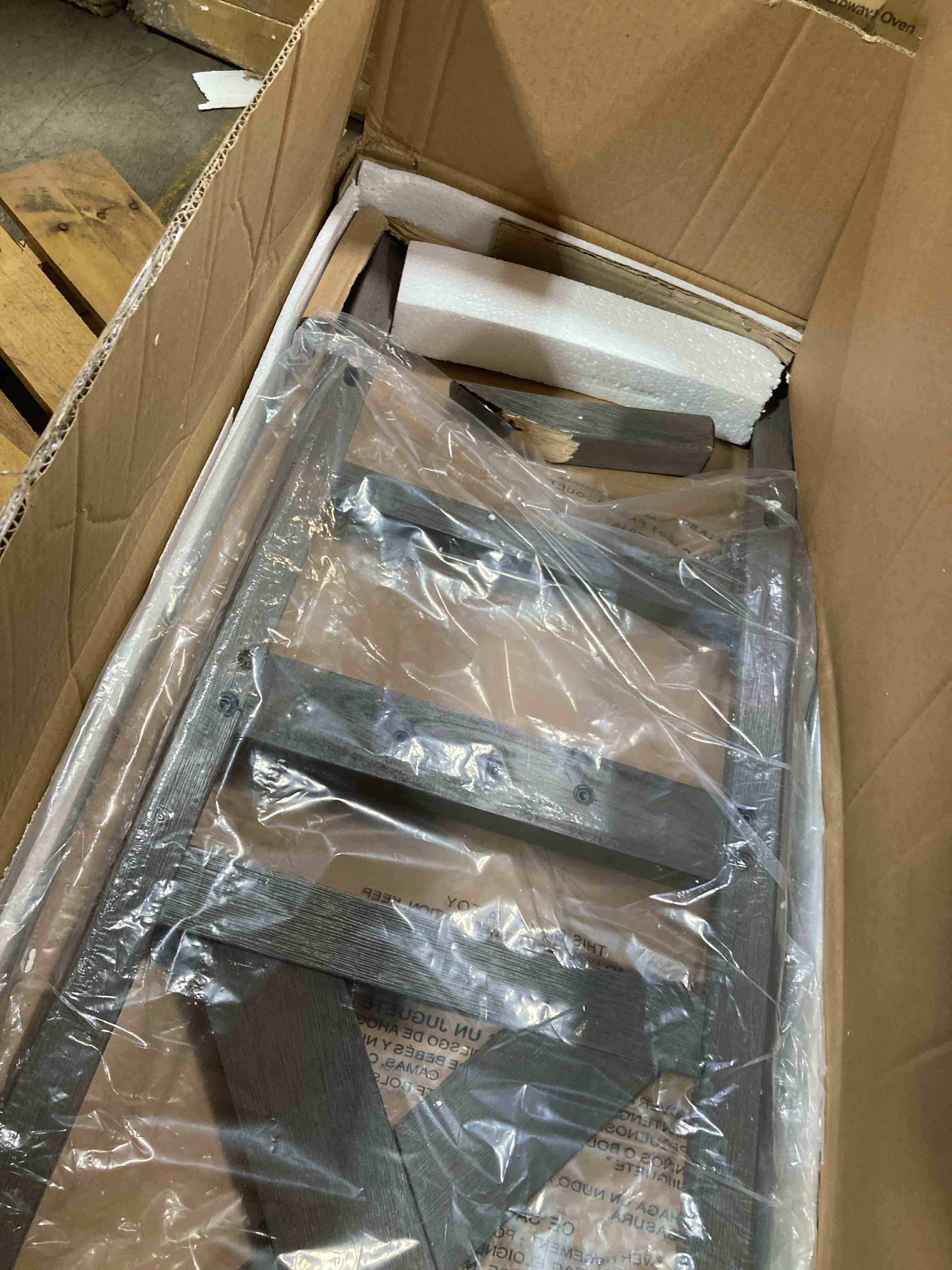 https://s3.amazonaws.com/lotting-images-prod/phillipi/GRA0371065_1758055189059.jpeg