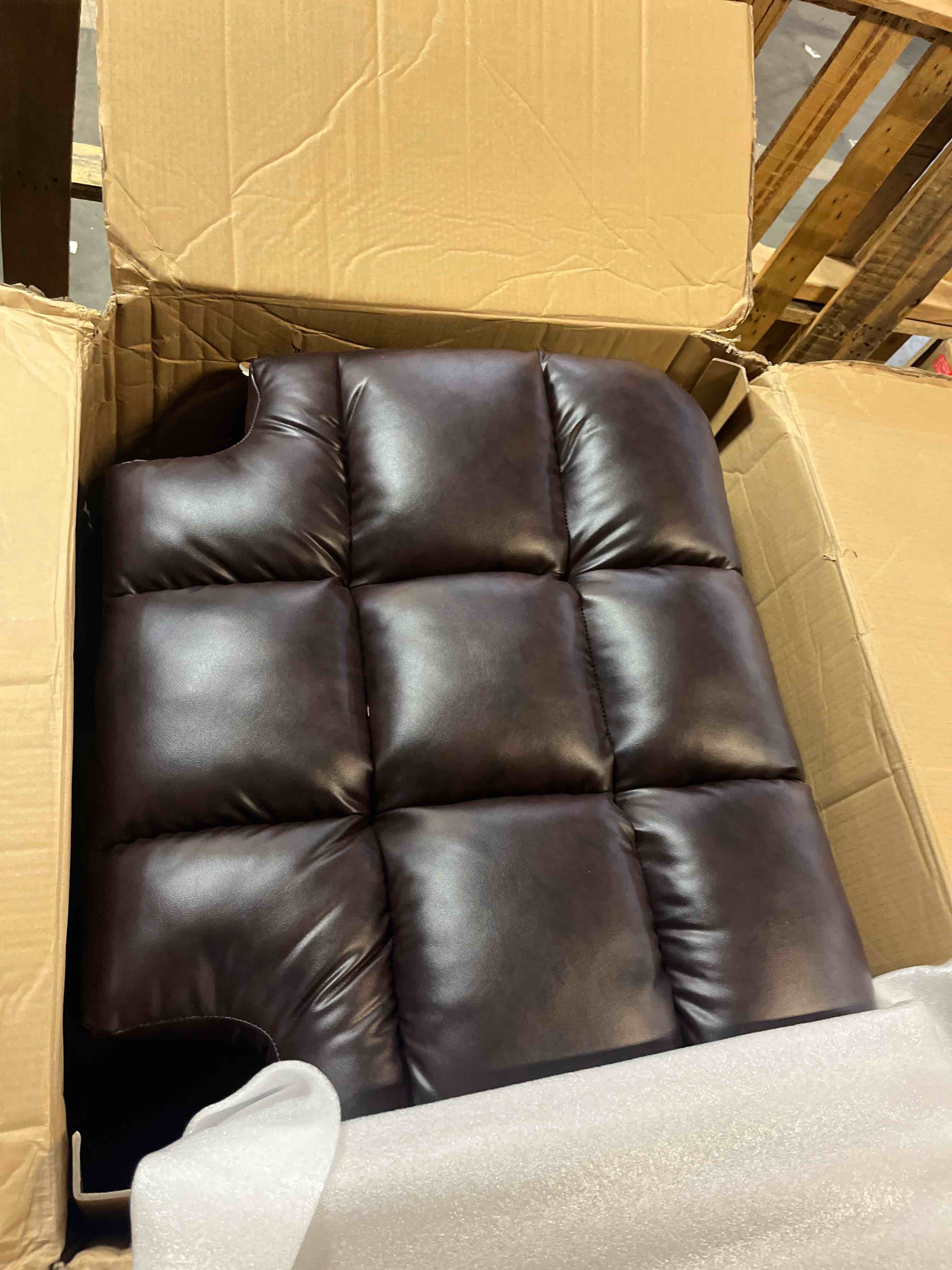 https://s3.amazonaws.com/lotting-images-prod/phillipi/GRA0371121_1758032865284.jpeg
