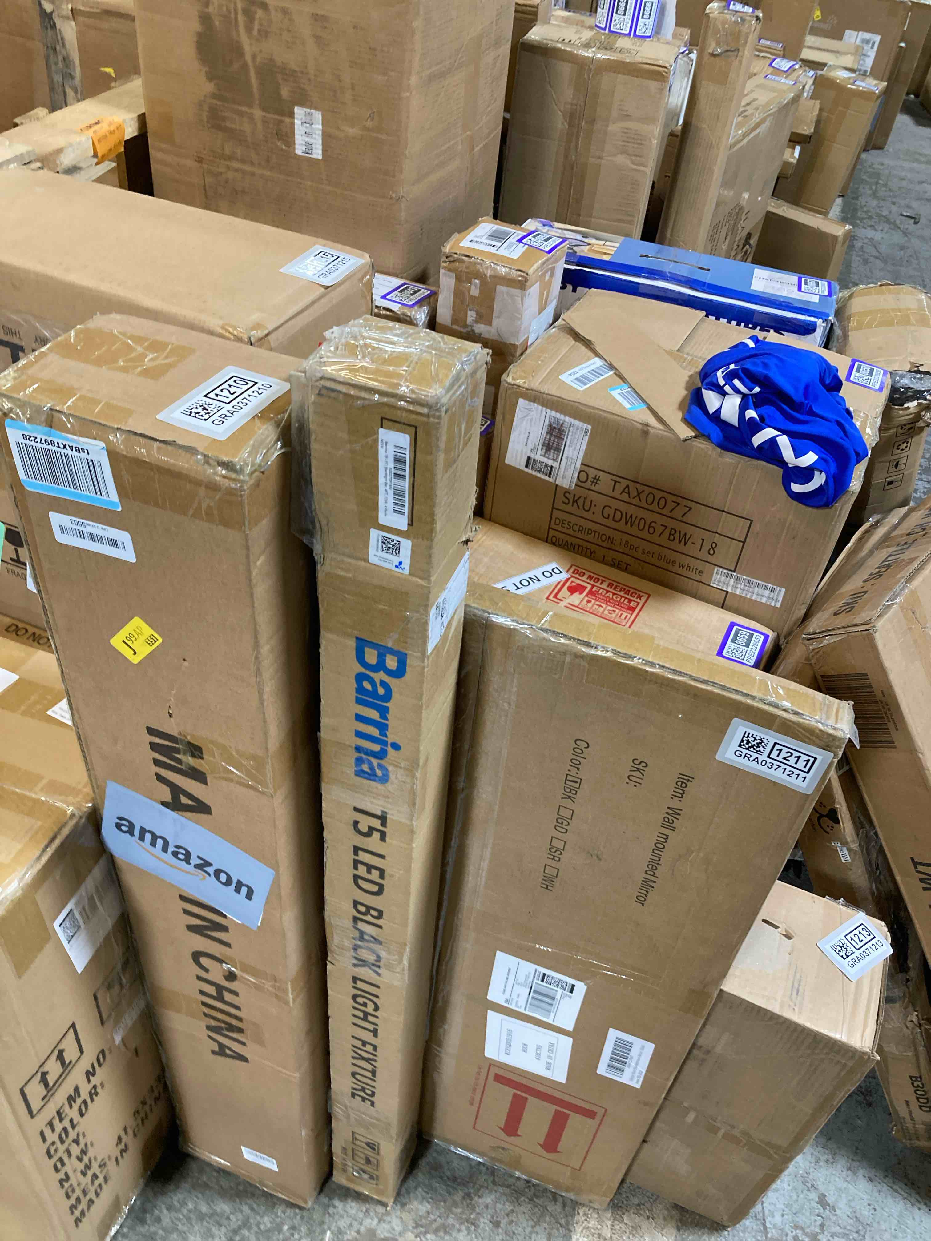 https://s3.amazonaws.com/lotting-images-prod/phillipi/GRA0371209_1756486598706.jpeg