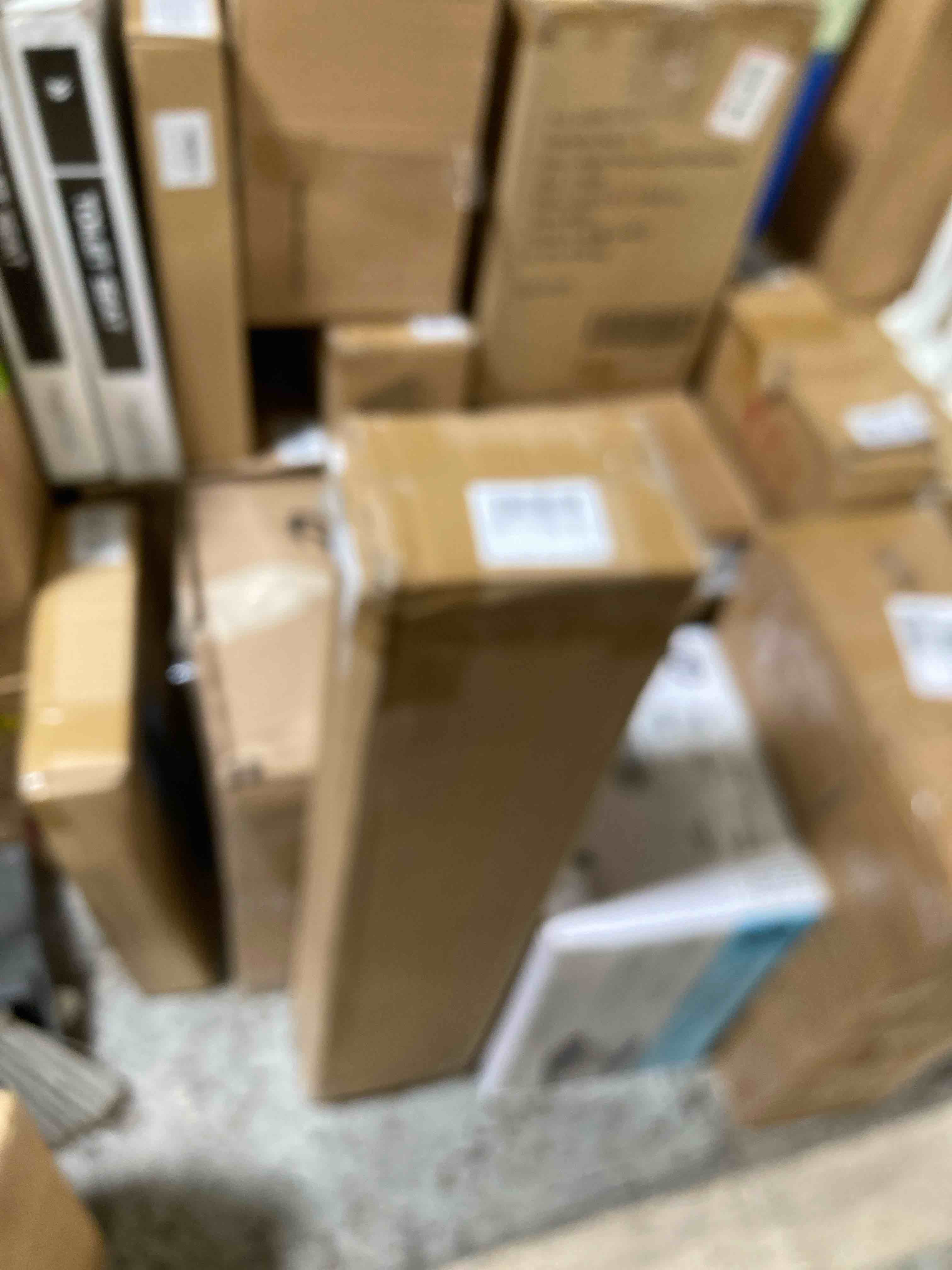 https://s3.amazonaws.com/lotting-images-prod/phillipi/GRA0371243_1756404731578.jpeg
