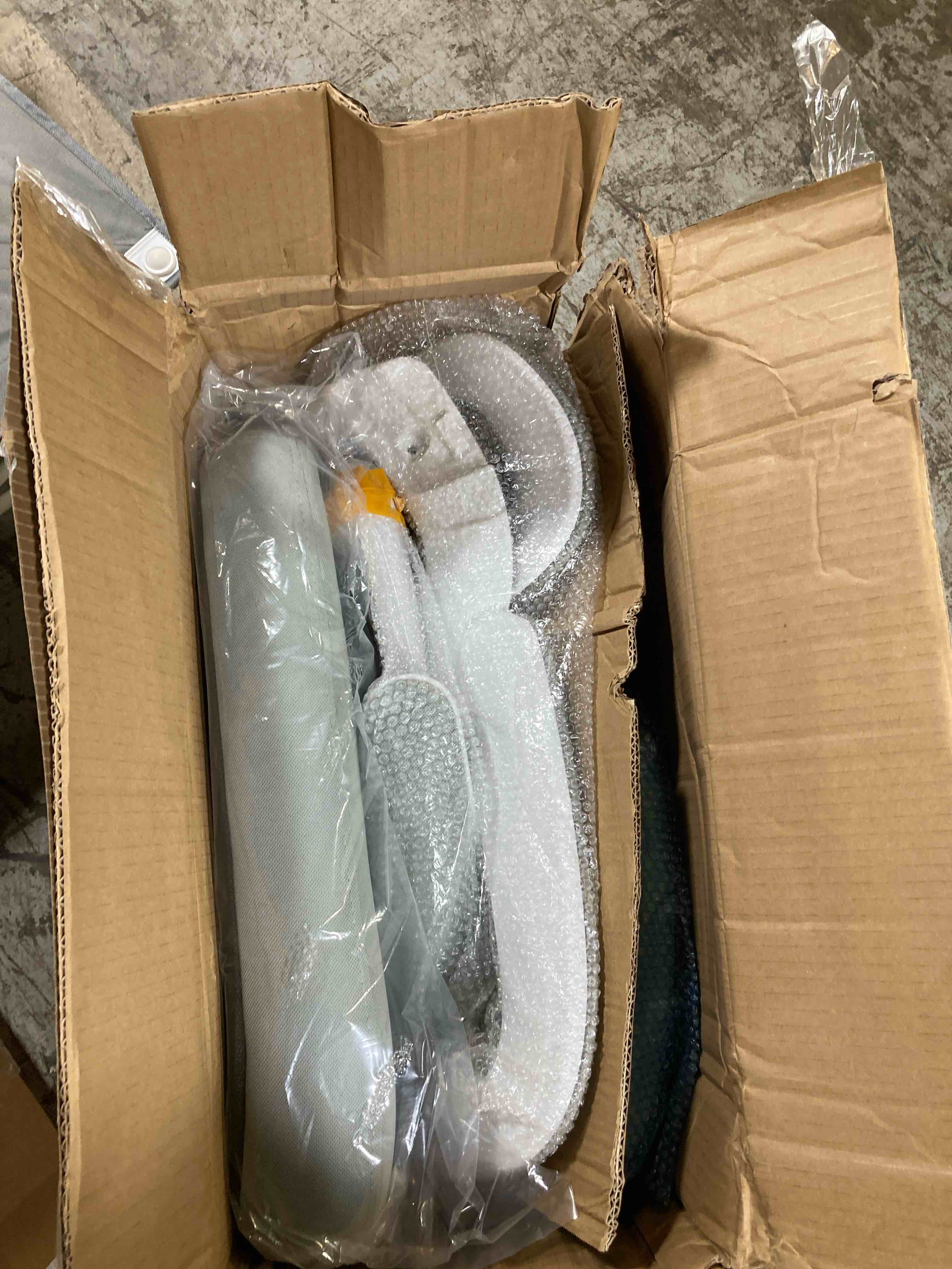 https://s3.amazonaws.com/lotting-images-prod/phillipi/GRA0371260_1756401949396.jpeg