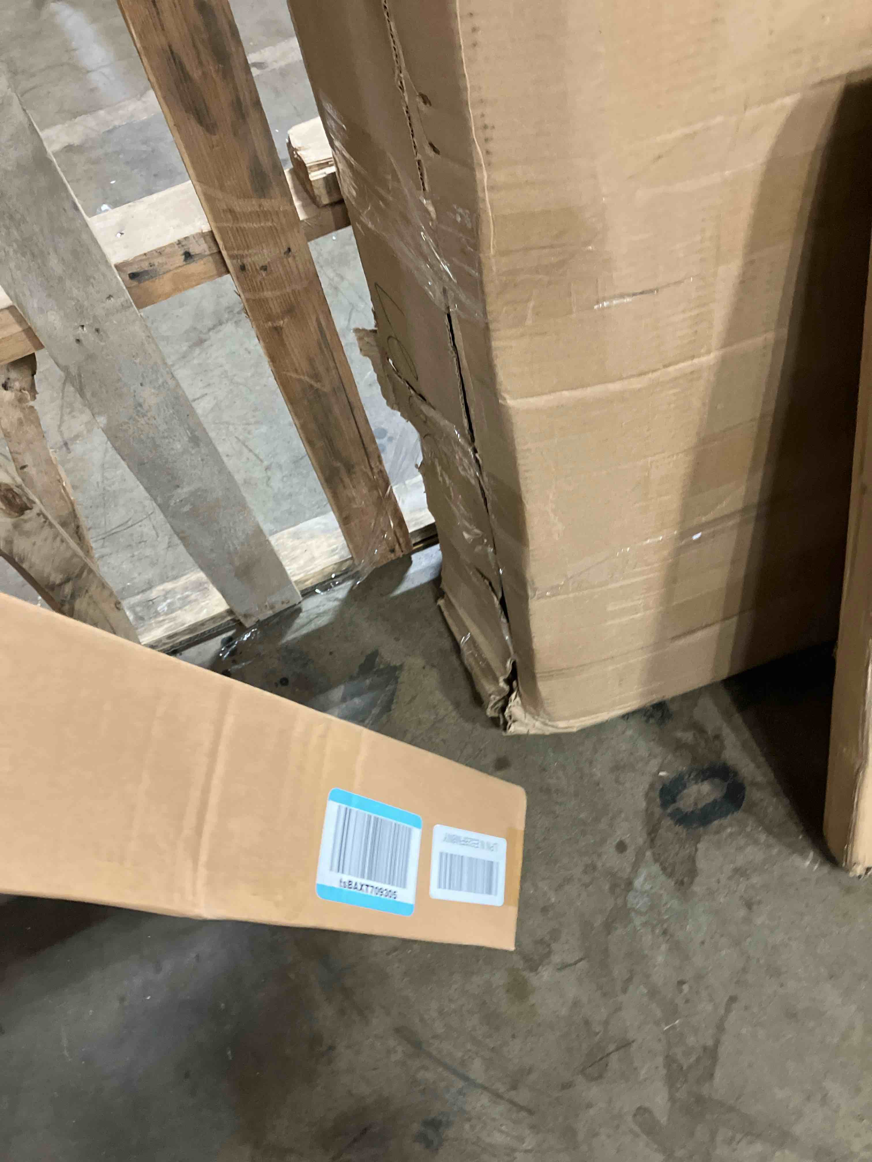 https://s3.amazonaws.com/lotting-images-prod/phillipi/GRA0371396_1754316248239.jpeg