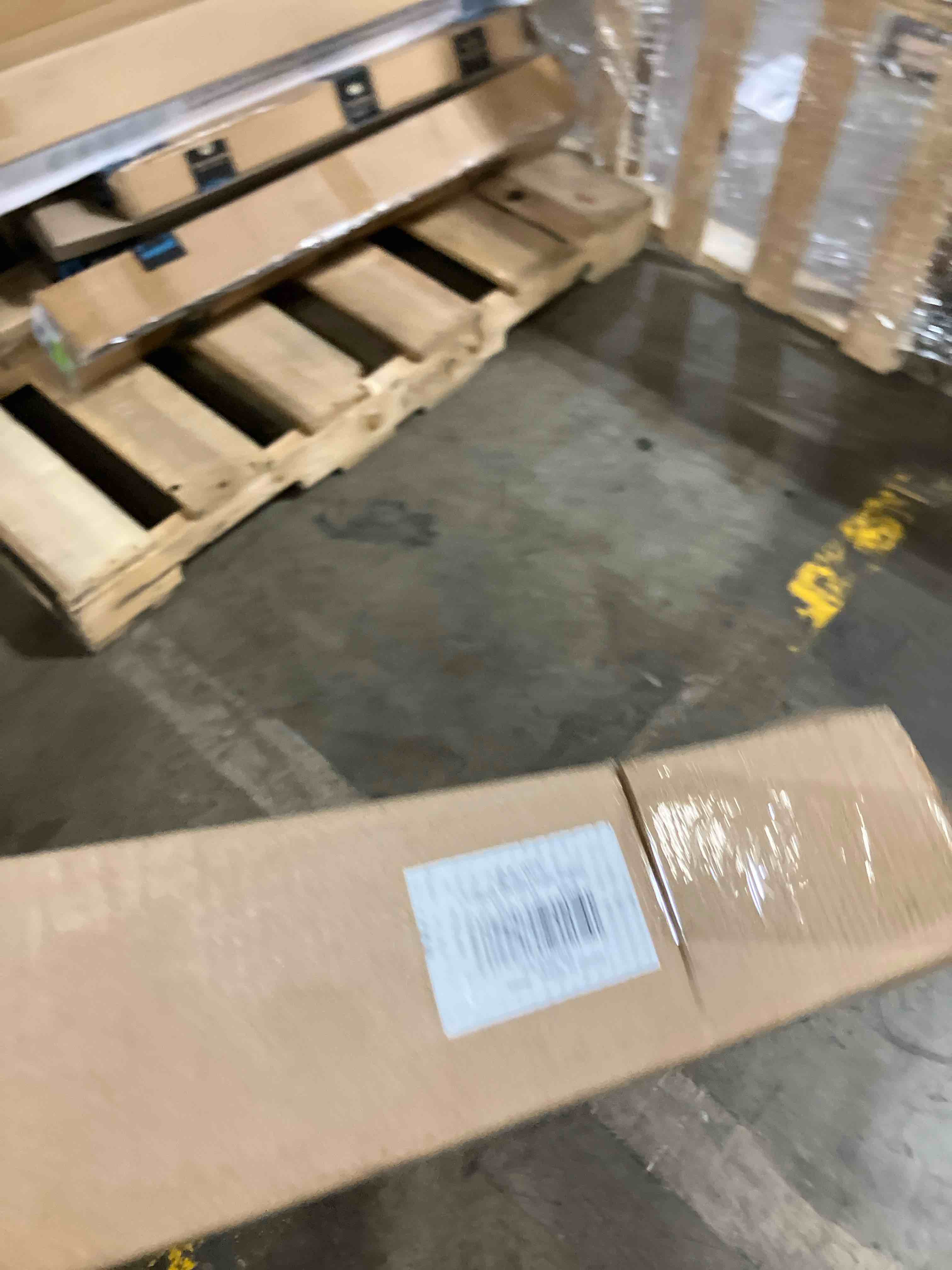 https://s3.amazonaws.com/lotting-images-prod/phillipi/GRA0371412_1754317937251.jpeg