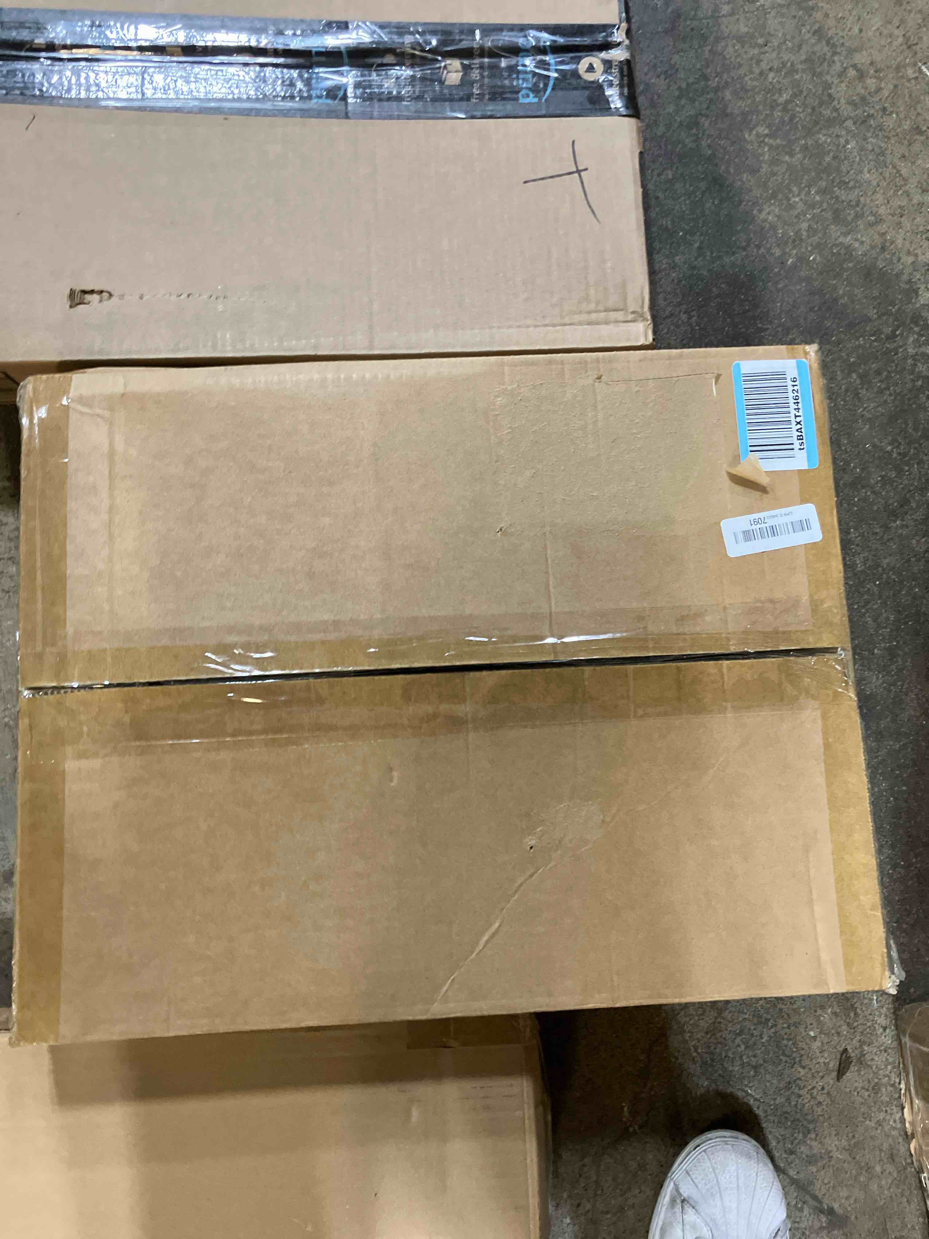 https://s3.amazonaws.com/lotting-images-prod/phillipi/GRA0371602_1751305234394.jpeg