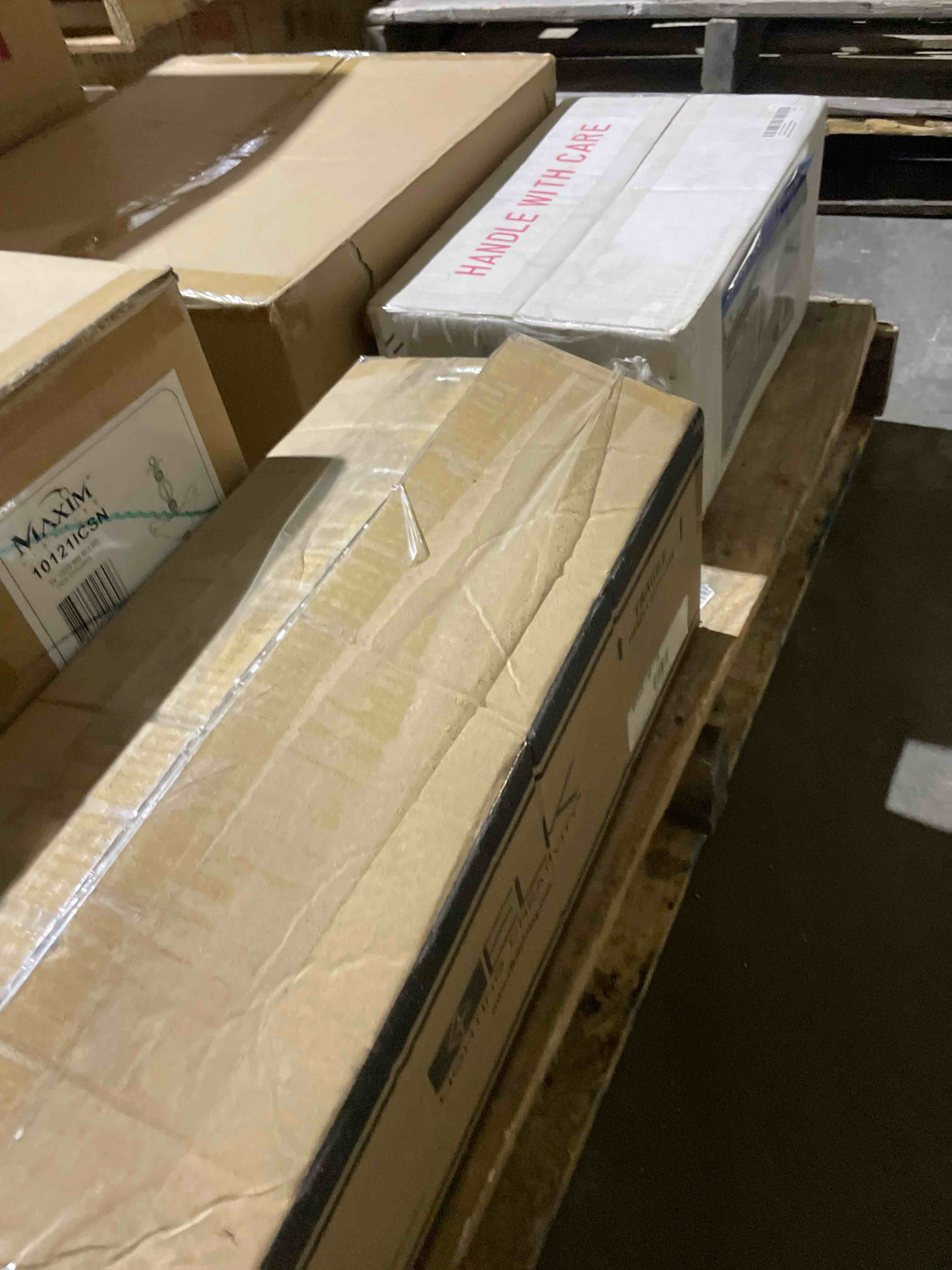 https://s3.amazonaws.com/lotting-images-prod/phillipi/GRA0373582_1743082610739.jpeg