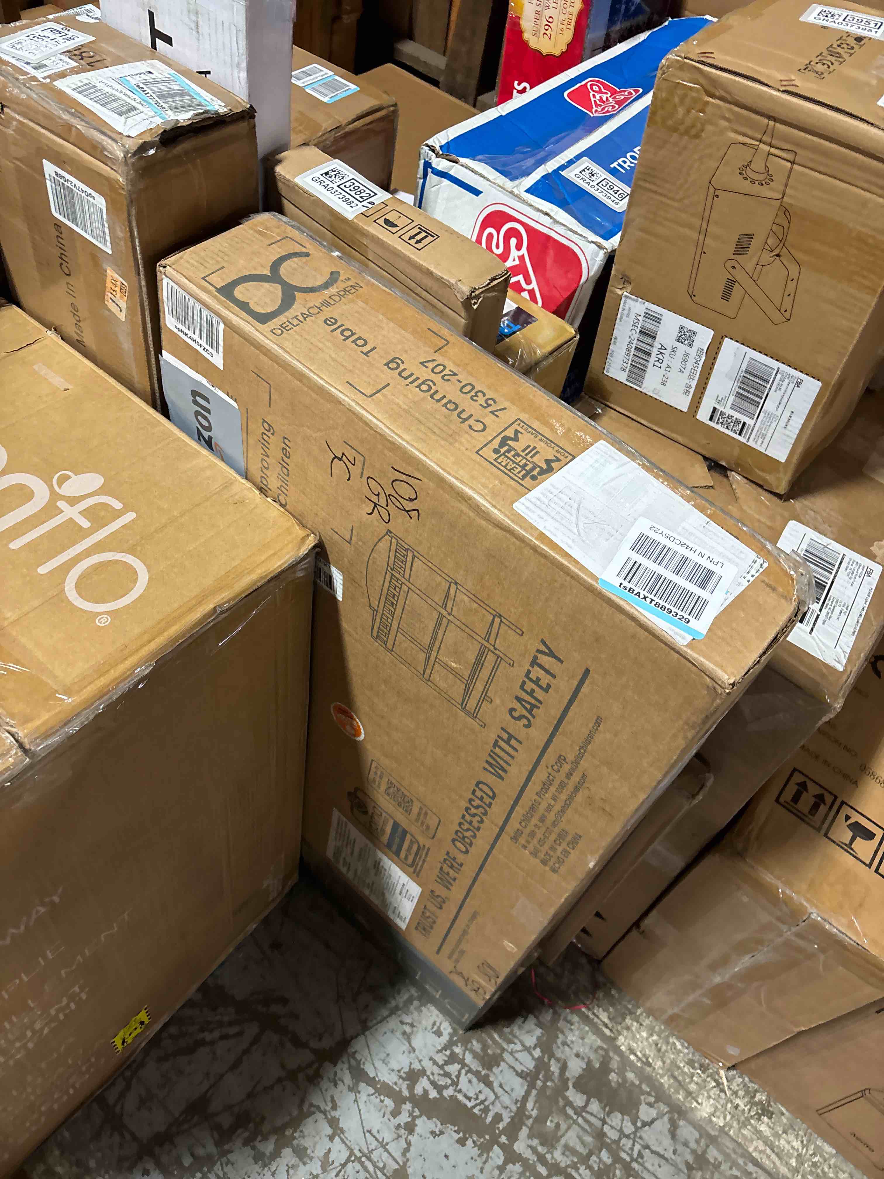 https://s3.amazonaws.com/lotting-images-prod/phillipi/GRA0373986_1743002252215.jpeg
