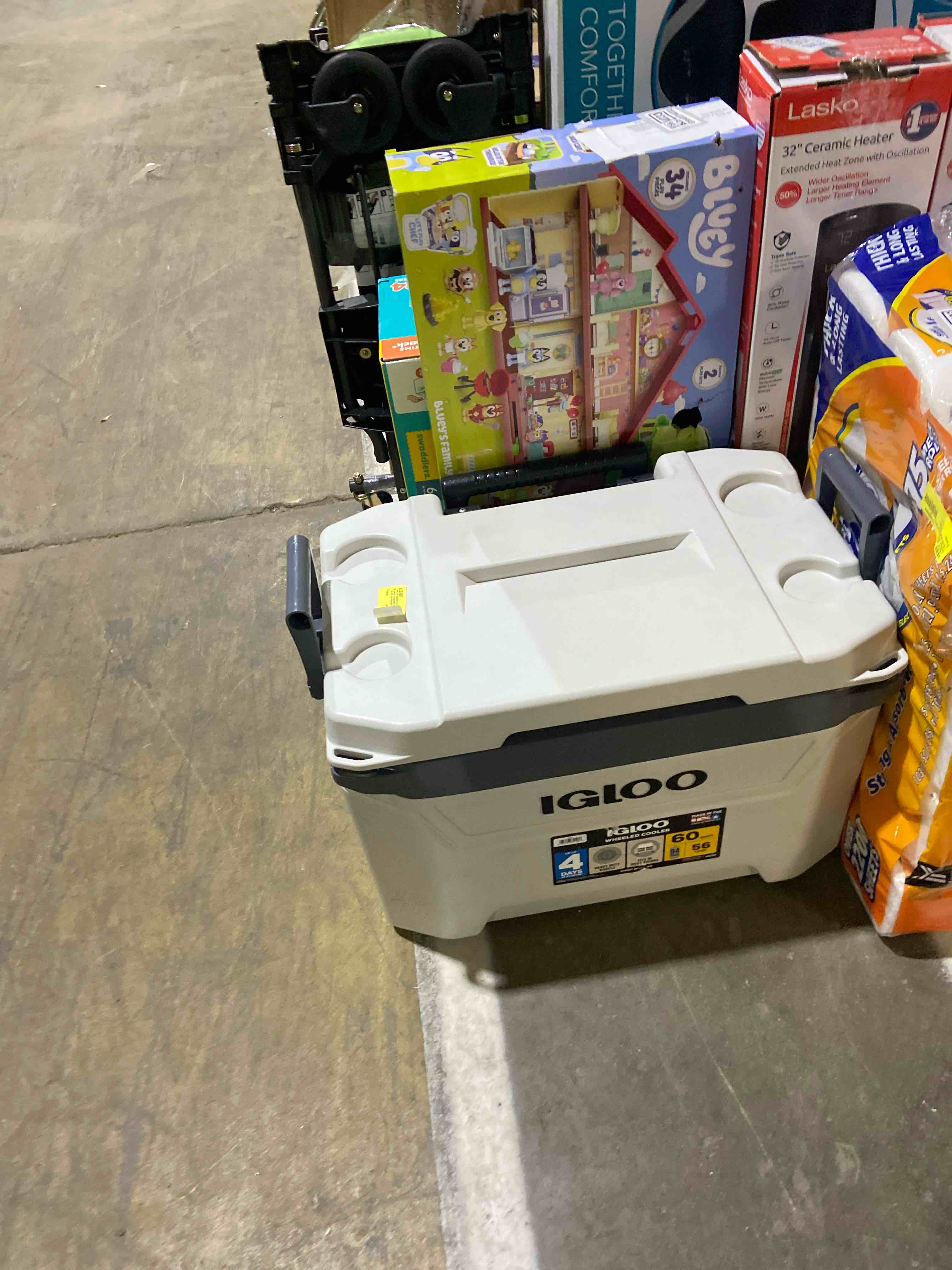 Condition photo showing New/Like New for Igloo Bone White and Gray 60-Quart Sunset Roller Cooler