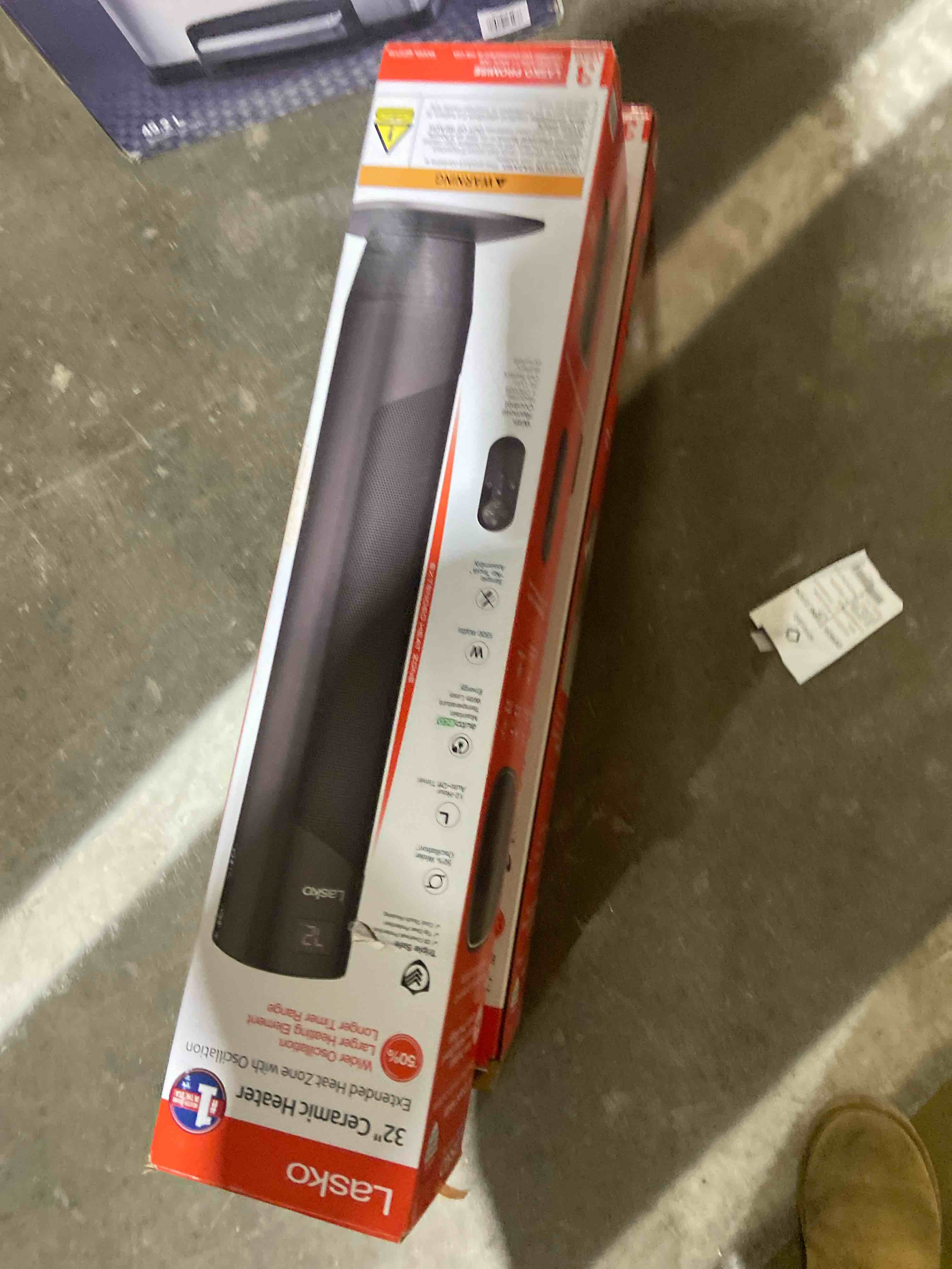 Condition photo showing New/Like New for Lasko 32  Oscillating Ceramic Tower Space Heater with Remote