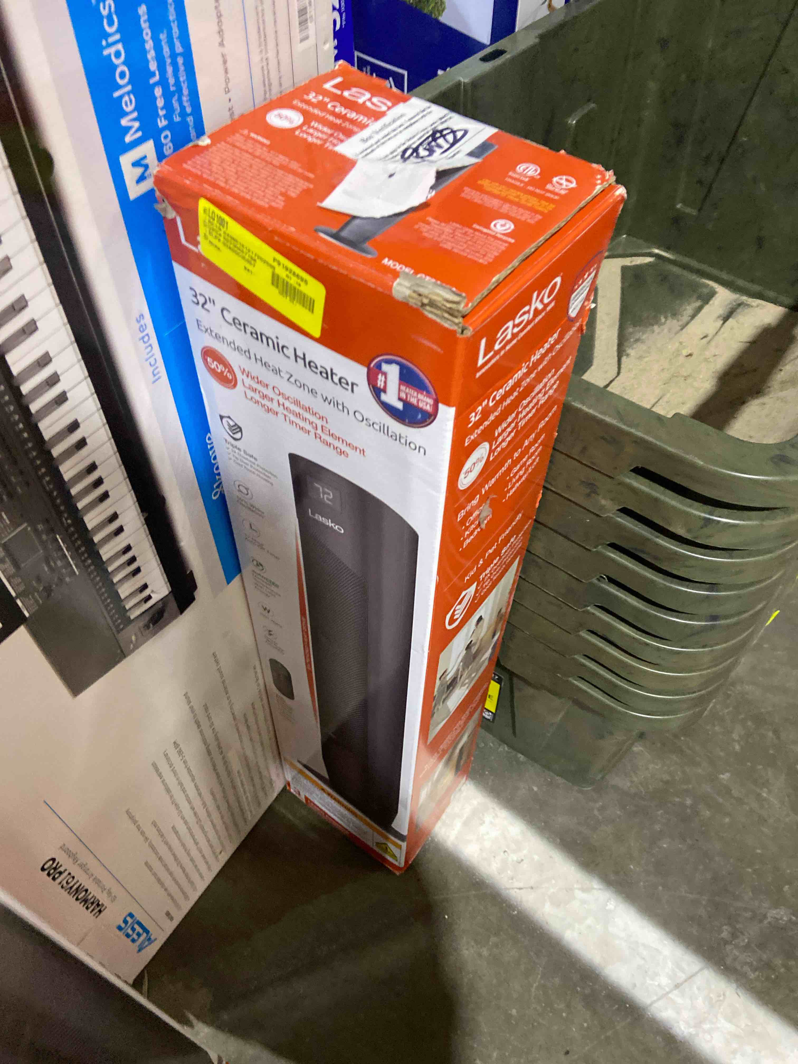 Condition photo showing Good Condition for Lasko 32 Oscillating Ceramic Tower Space Heater with Remote