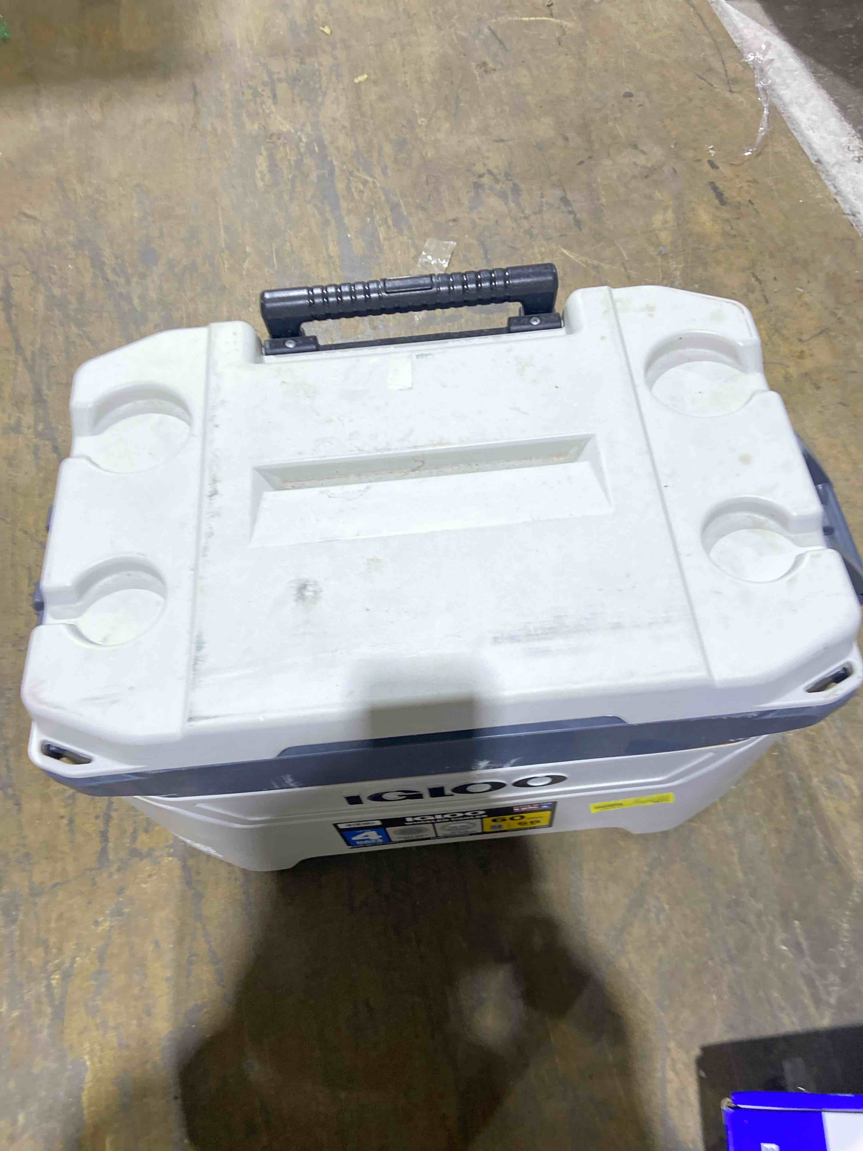 Condition photo showing Good Condition for Igloo Bone White and Gray 60-Quart Sunset Roller Cooler