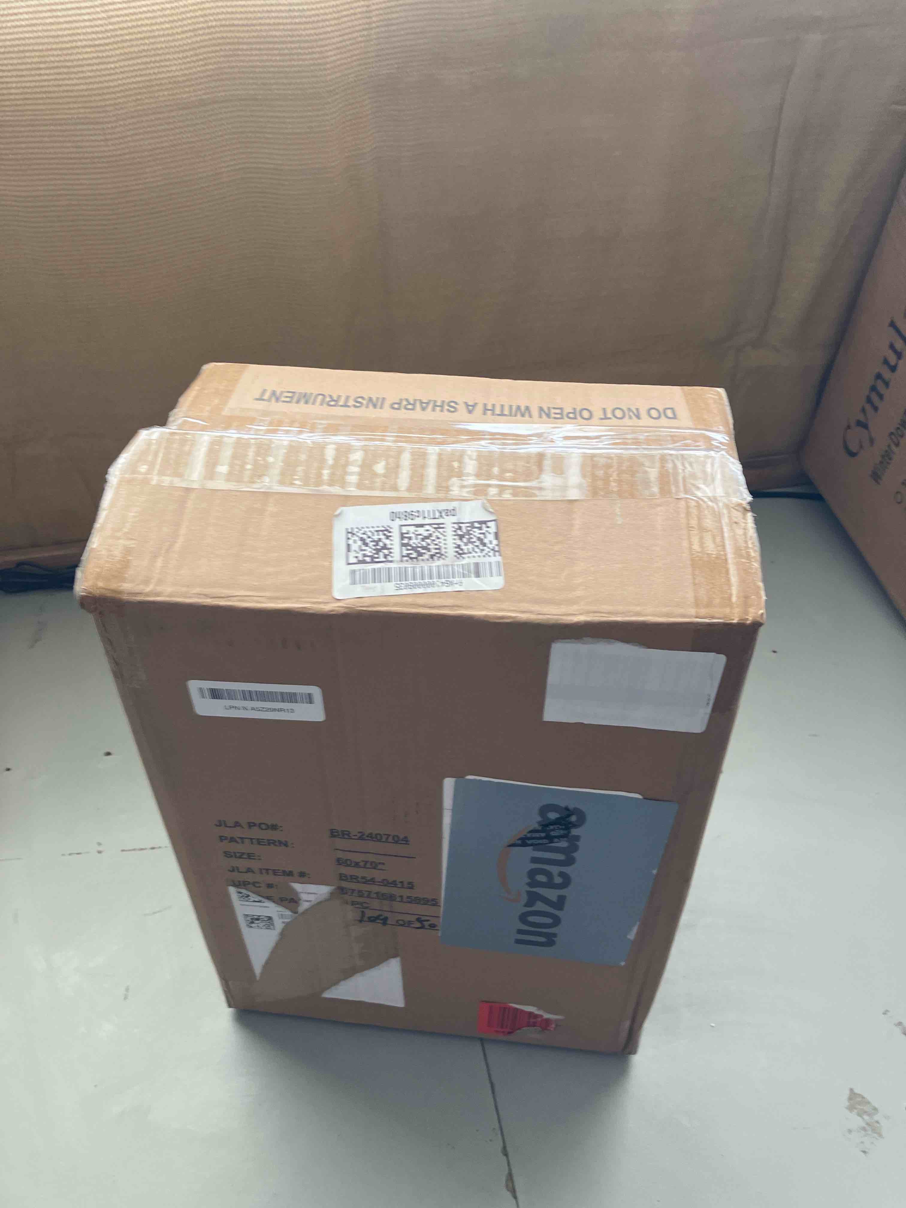 https://s3.amazonaws.com/lotting-images-prod/phillipi/GRA0376411_1742991917074.jpeg