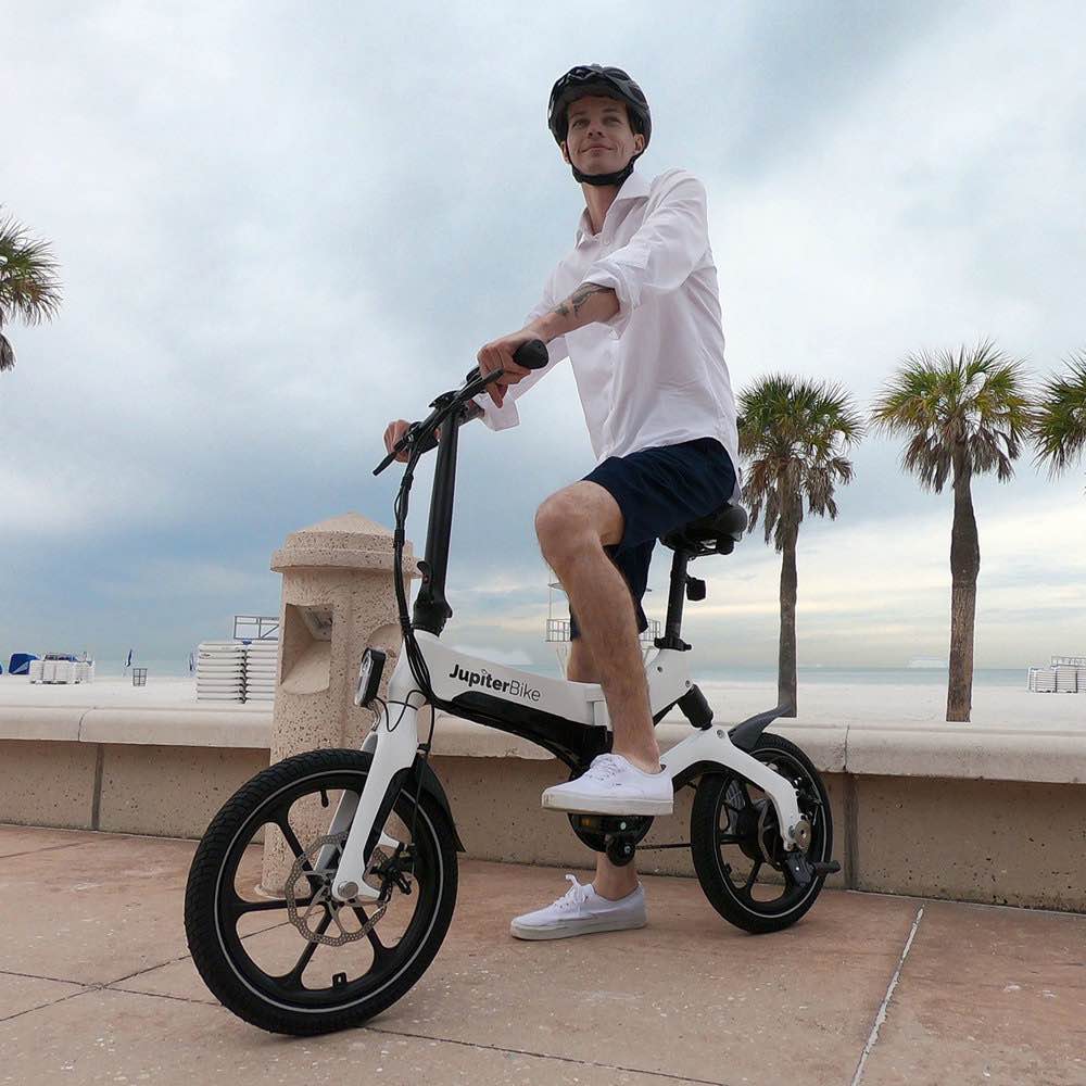 Discovery X5 Folding Electric Bike, Battery not included, great condition as a regular bike, lights turn on with separate battery source.