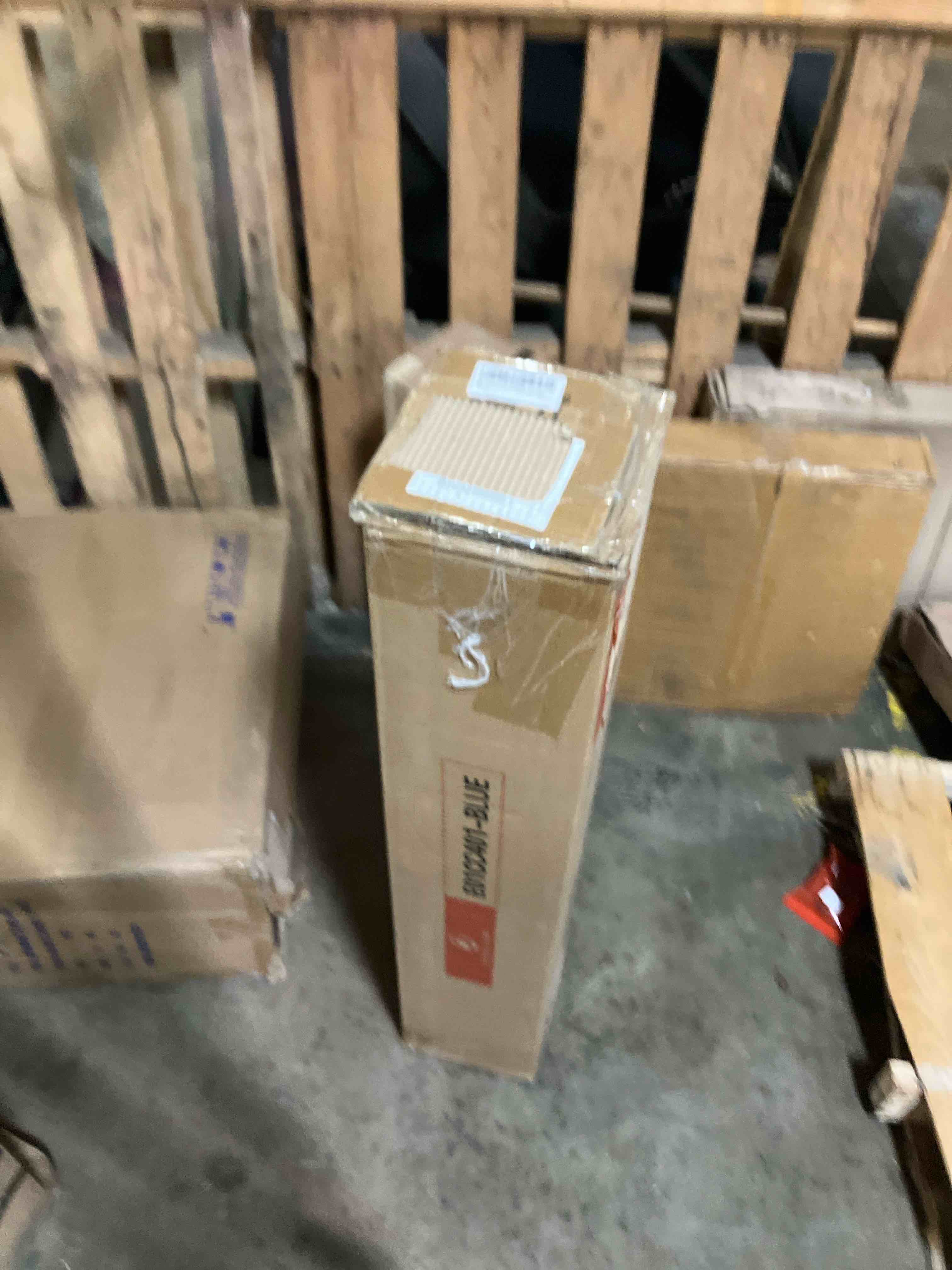 https://s3.amazonaws.com/lotting-images-prod/phillipi/GRA0384773_1746204910807.jpeg