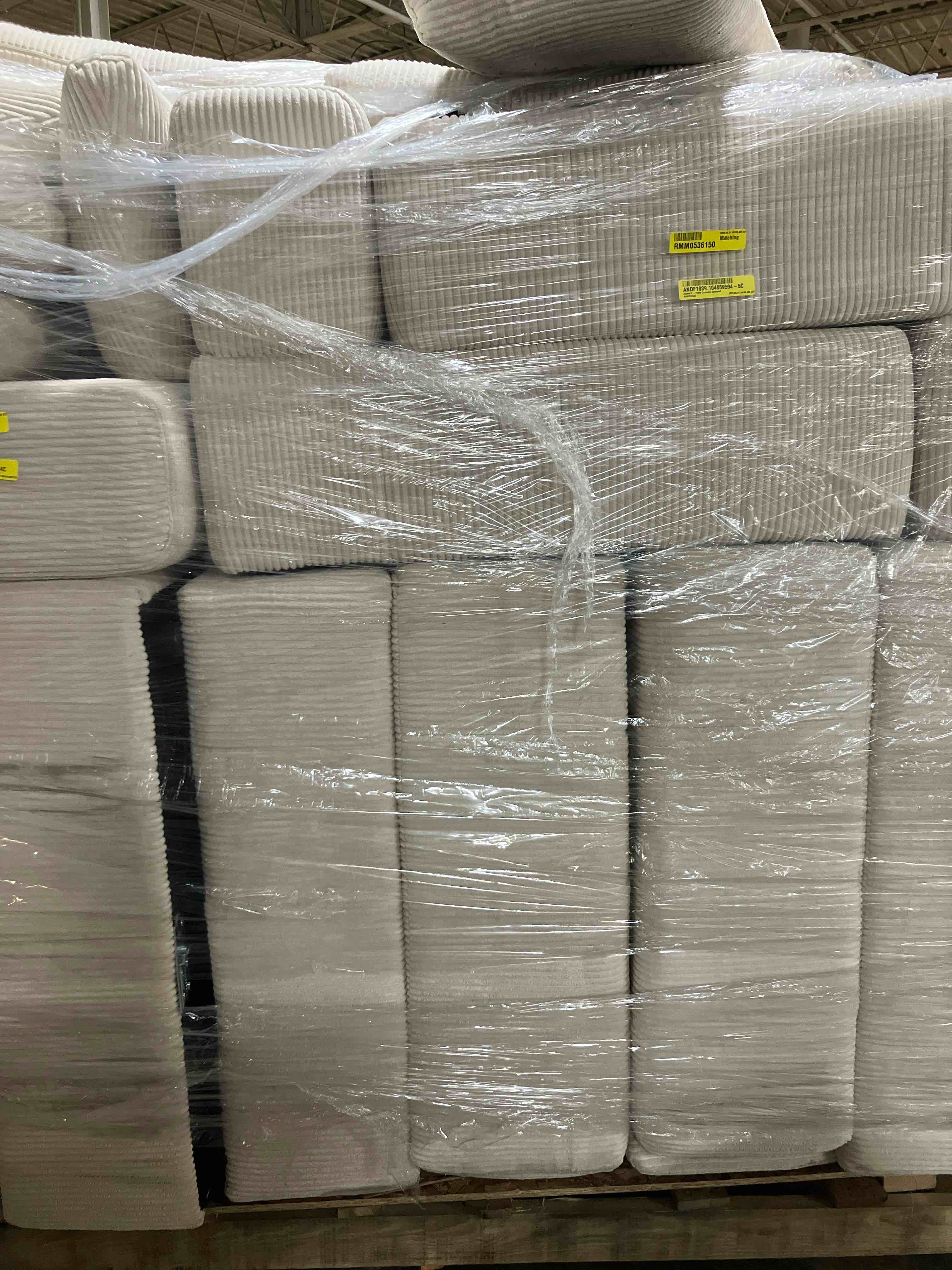 https://s3.amazonaws.com/lotting-images-prod/phillipi/GRA0387975_1749056363877.jpeg