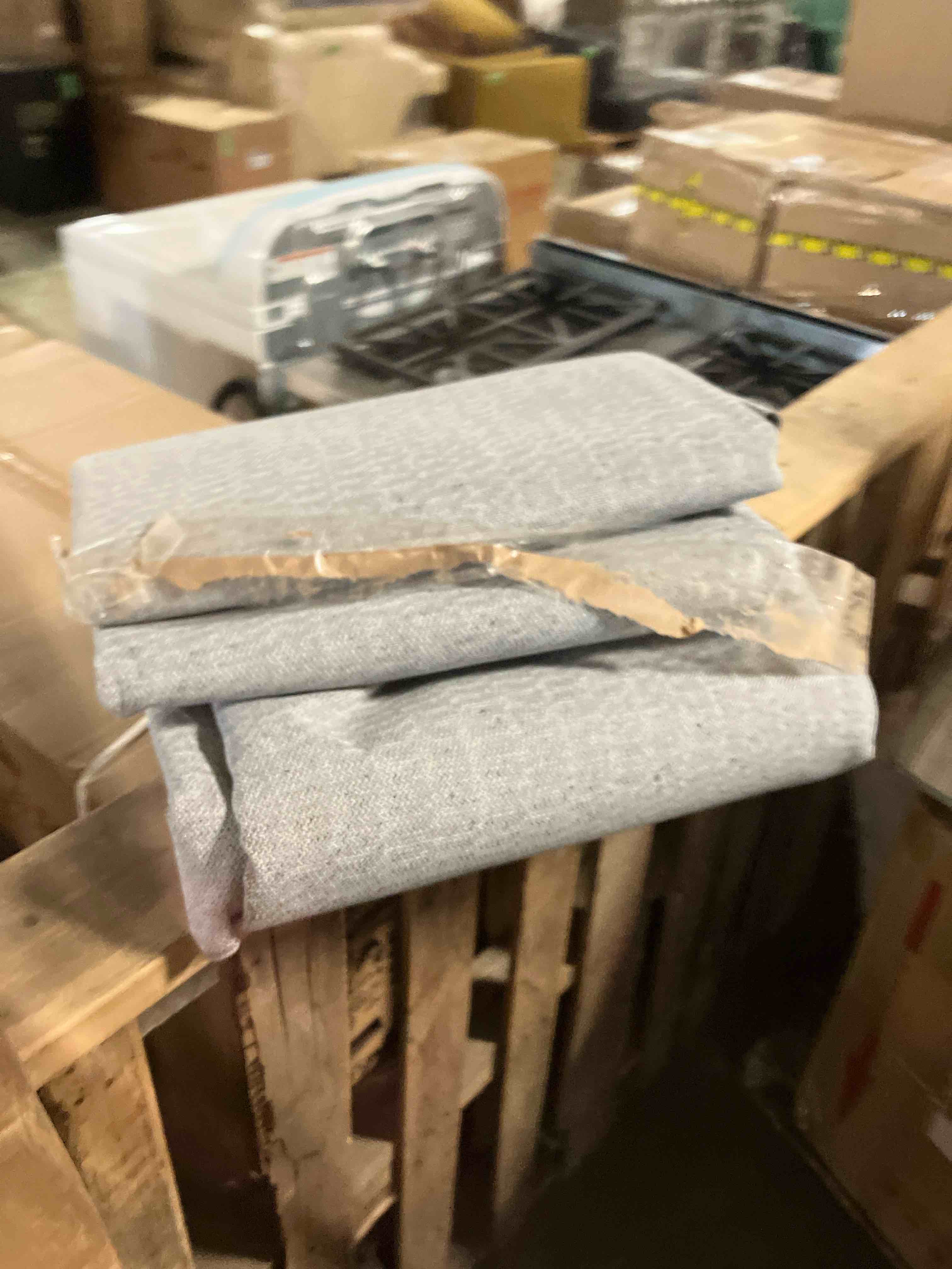https://s3.amazonaws.com/lotting-images-prod/phillipi/GRA0388147_1738705829493.jpeg