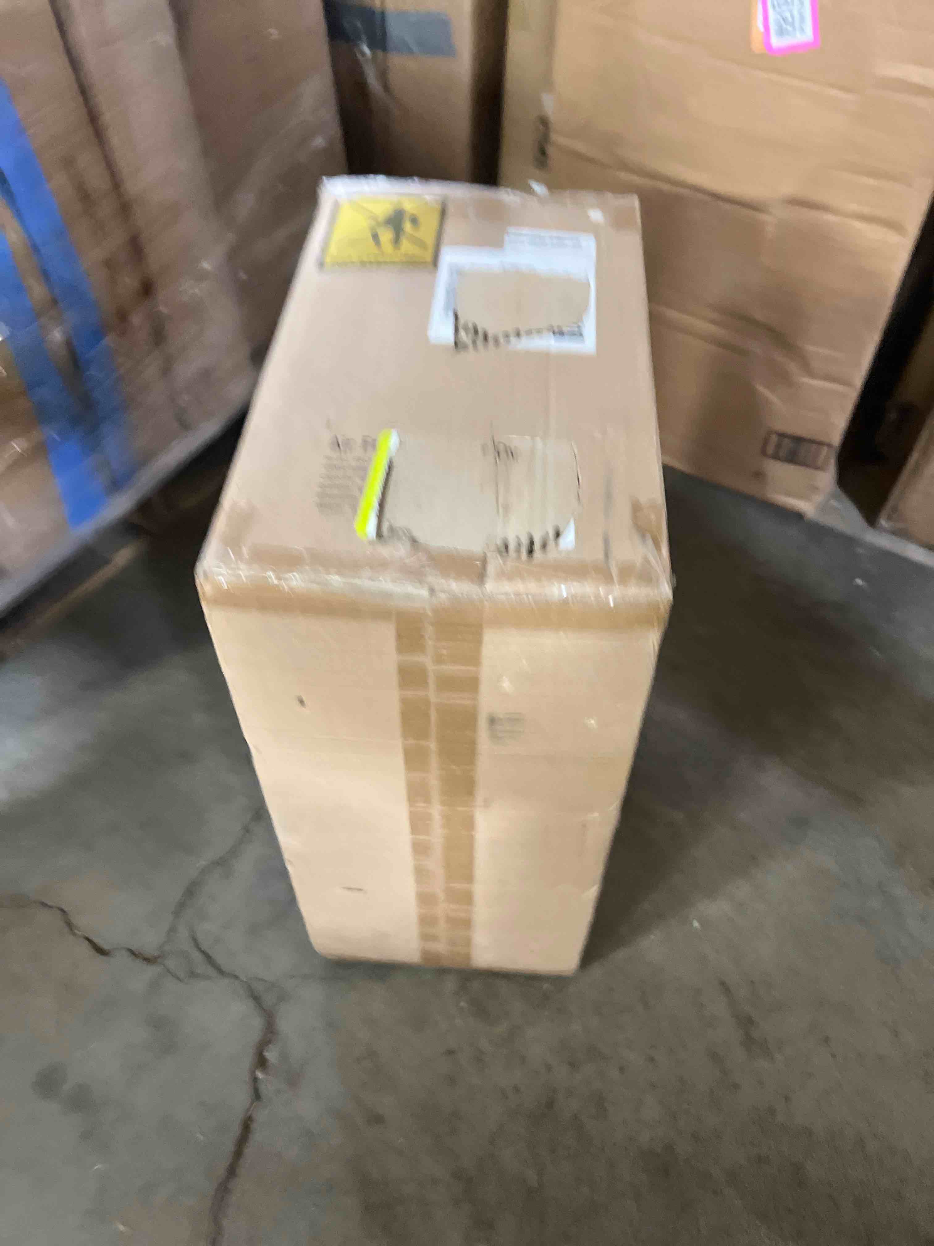 https://s3.amazonaws.com/lotting-images-prod/phillipi/GRA0390399_1739286701032.jpeg