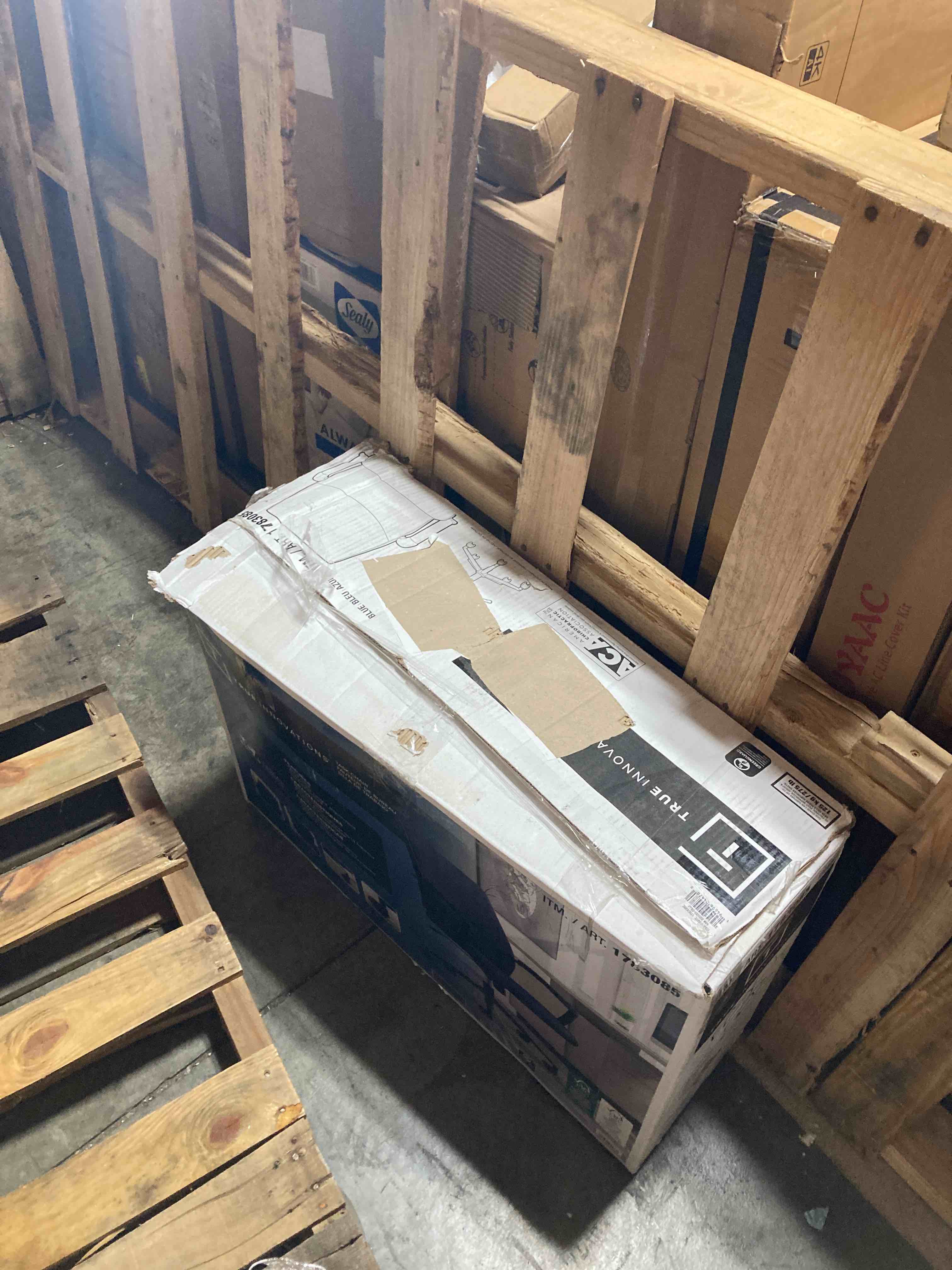https://s3.amazonaws.com/lotting-images-prod/phillipi/GRA0390875_1737142507462.jpeg
