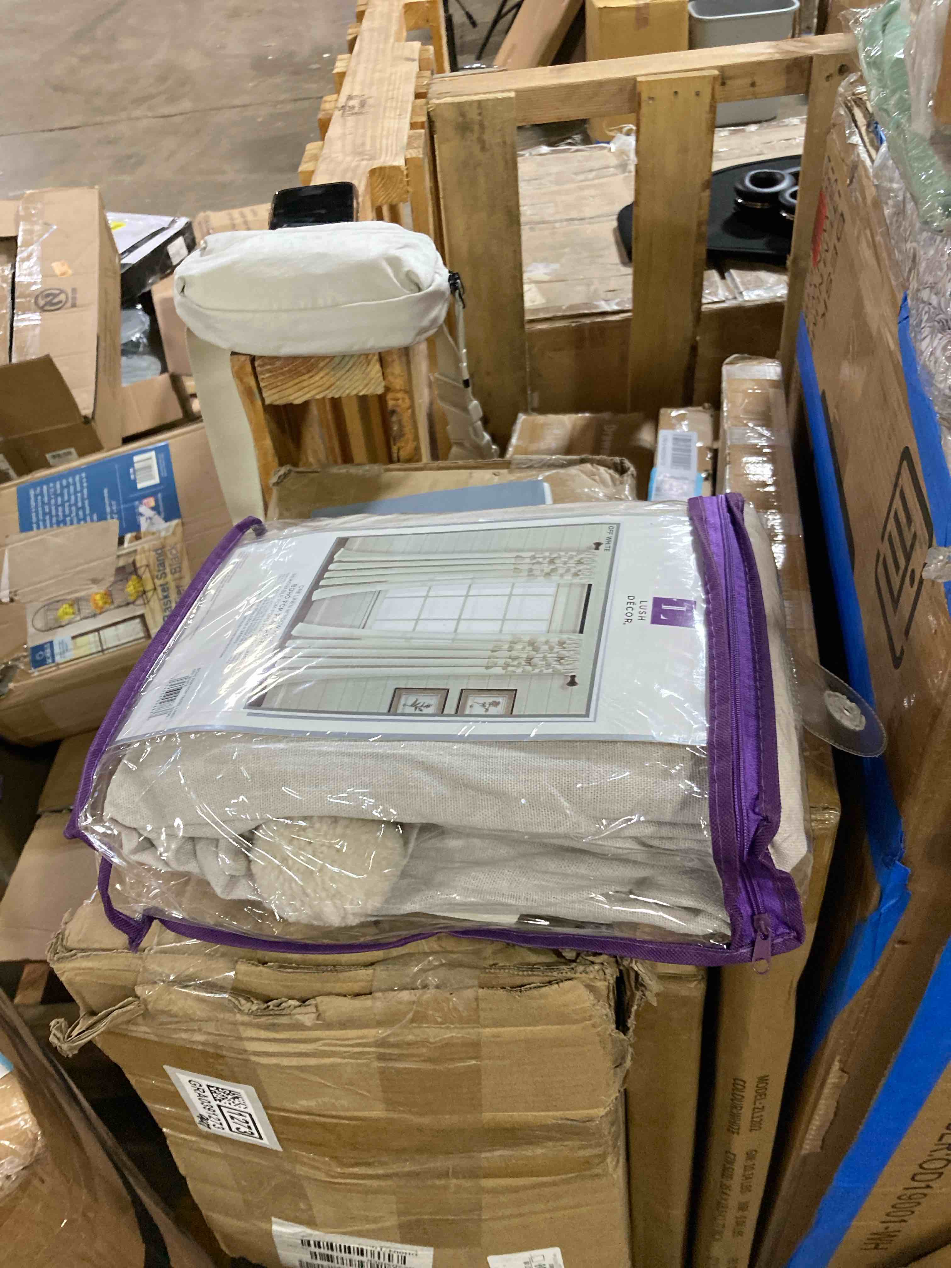 https://s3.amazonaws.com/lotting-images-prod/phillipi/GRA0391260_1735583959087.jpeg