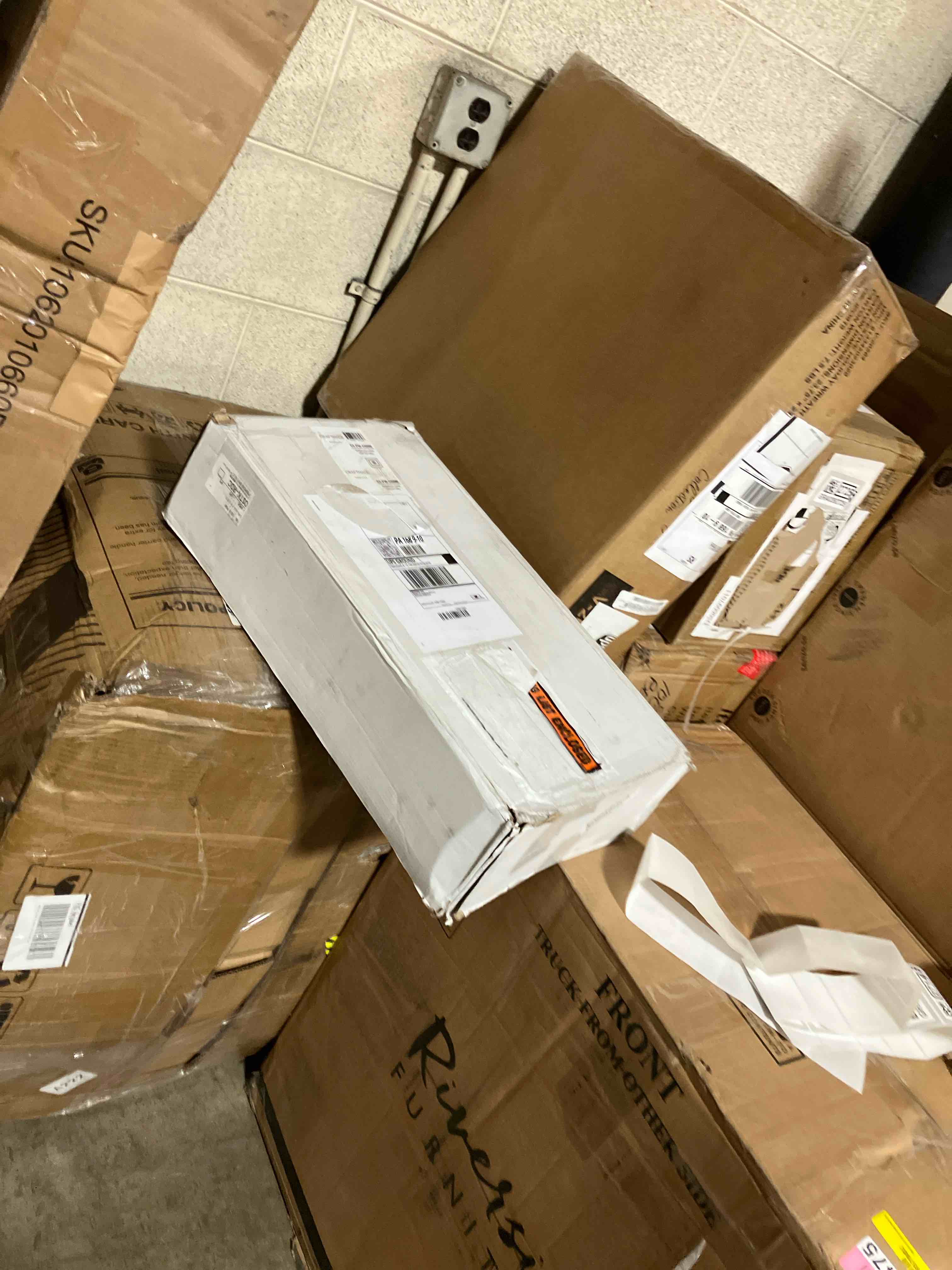 https://s3.amazonaws.com/lotting-images-prod/phillipi/GRA0392722_1738272949806.jpeg