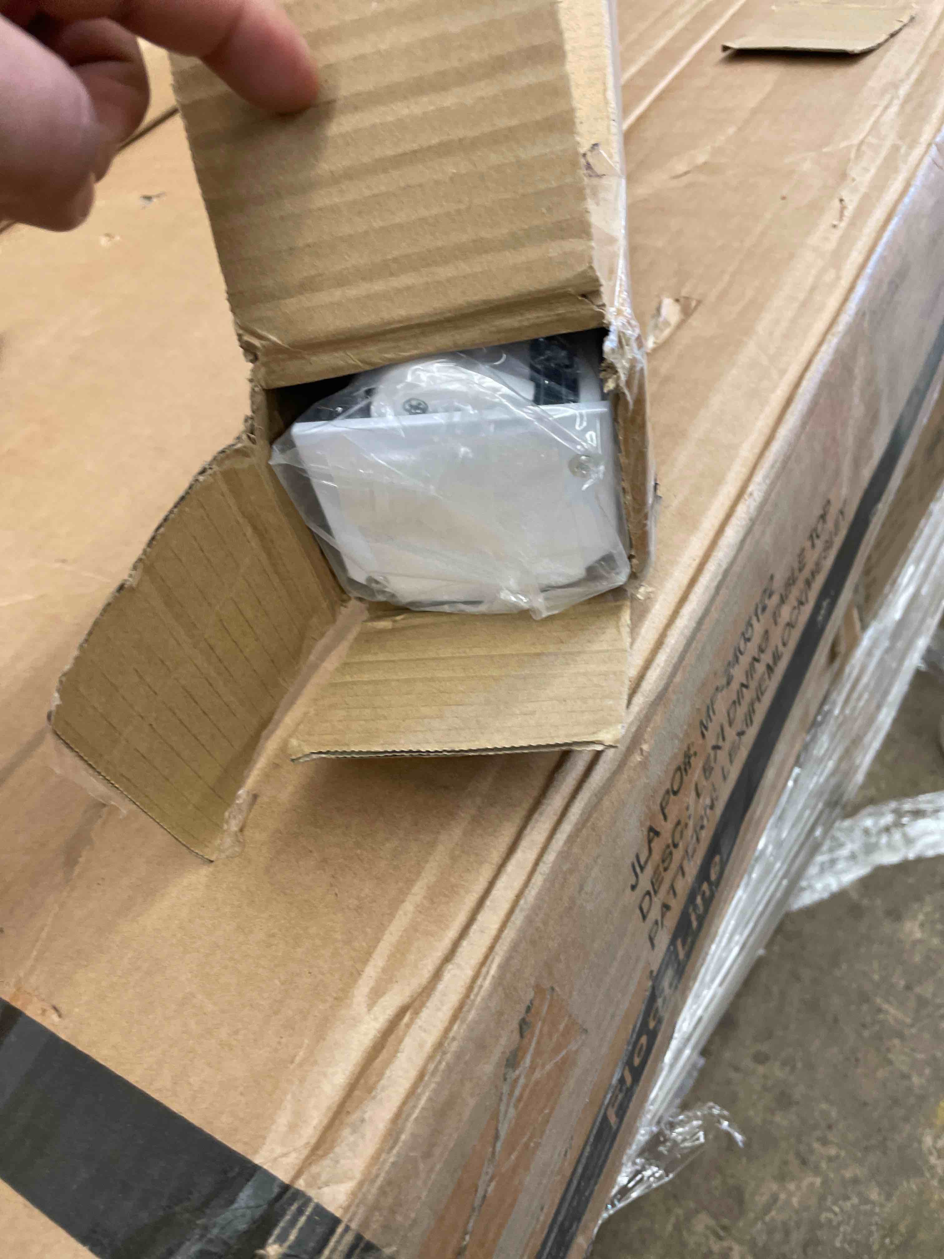 https://s3.amazonaws.com/lotting-images-prod/phillipi/GRA0396180_1737128273435.jpeg