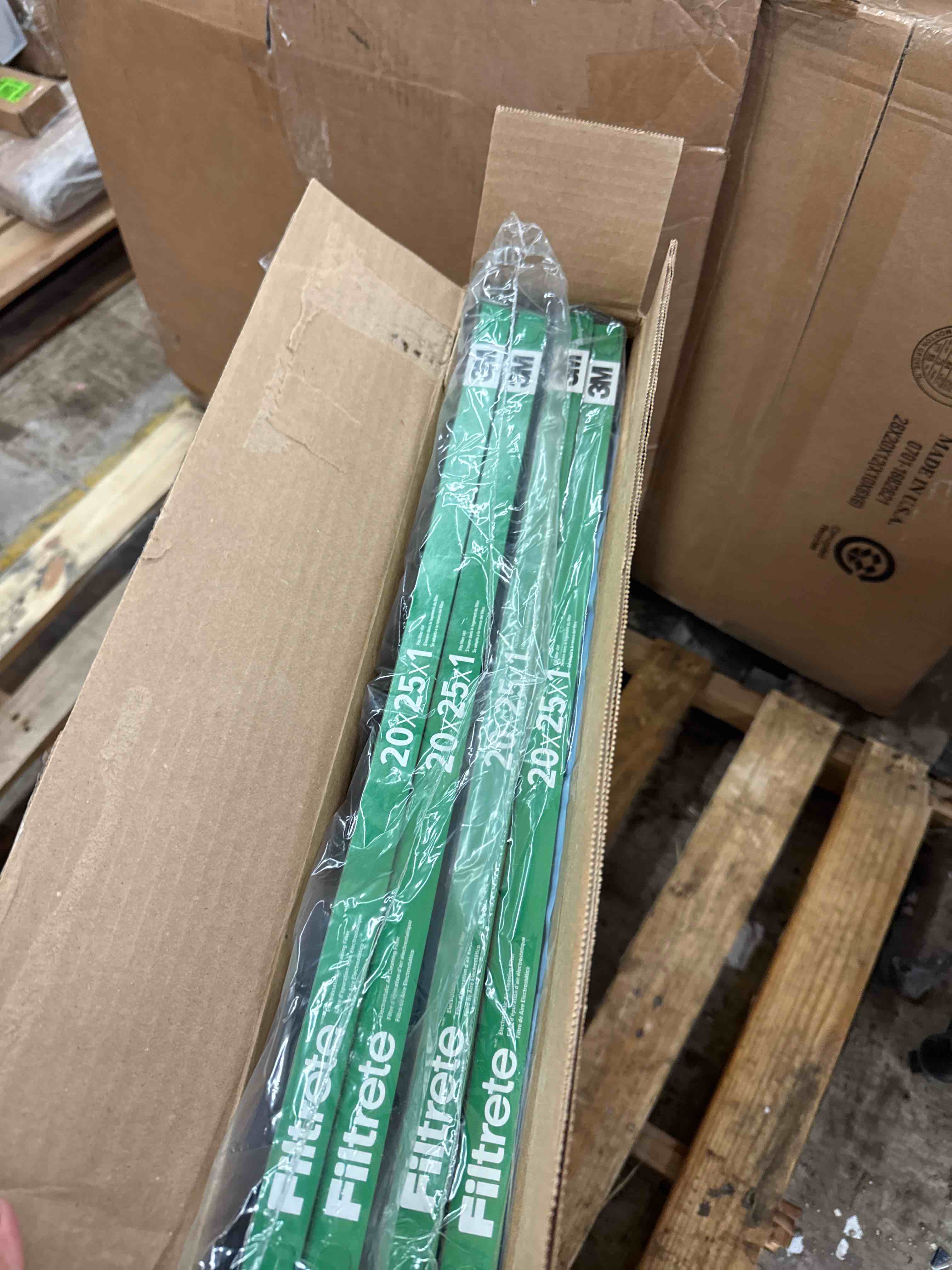 https://s3.amazonaws.com/lotting-images-prod/phillipi/GRA0397857_1731349513088.jpeg