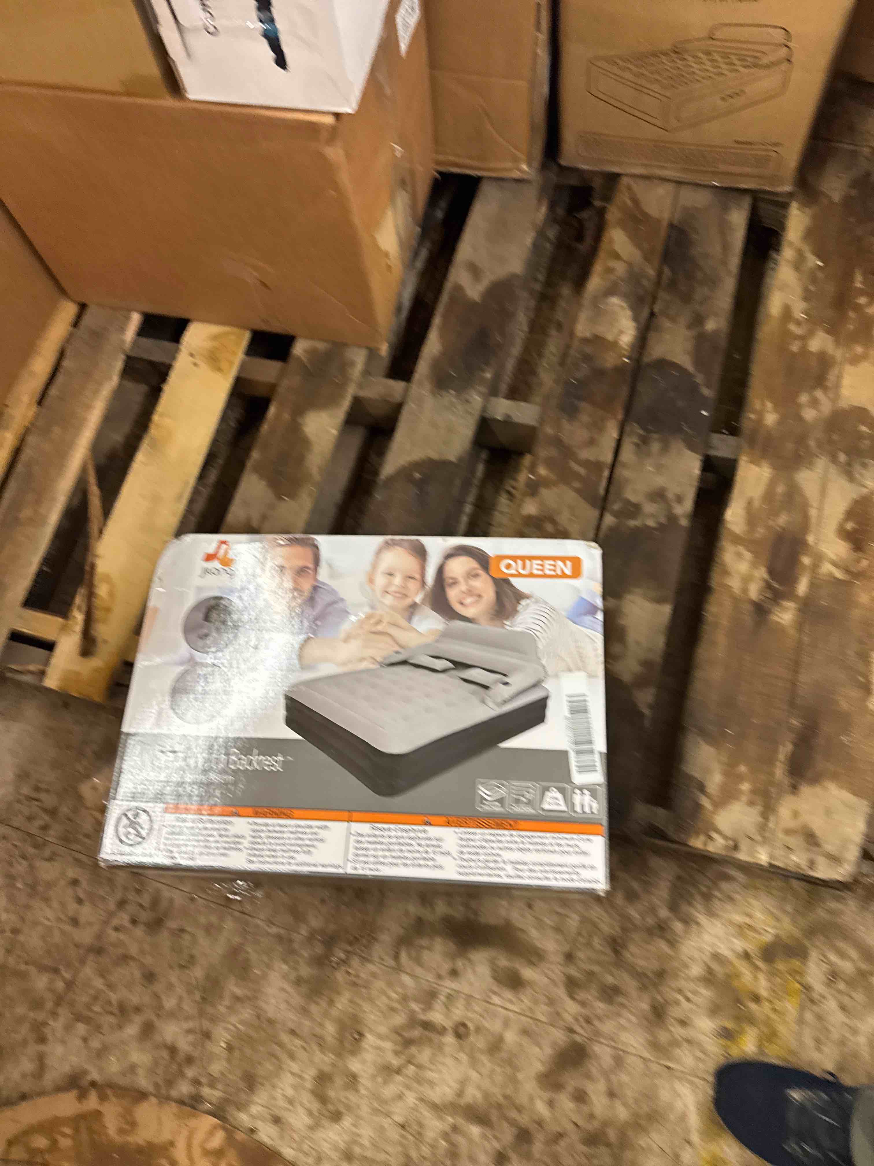 https://s3.amazonaws.com/lotting-images-prod/phillipi/GRA0397882_1731344625333.jpeg