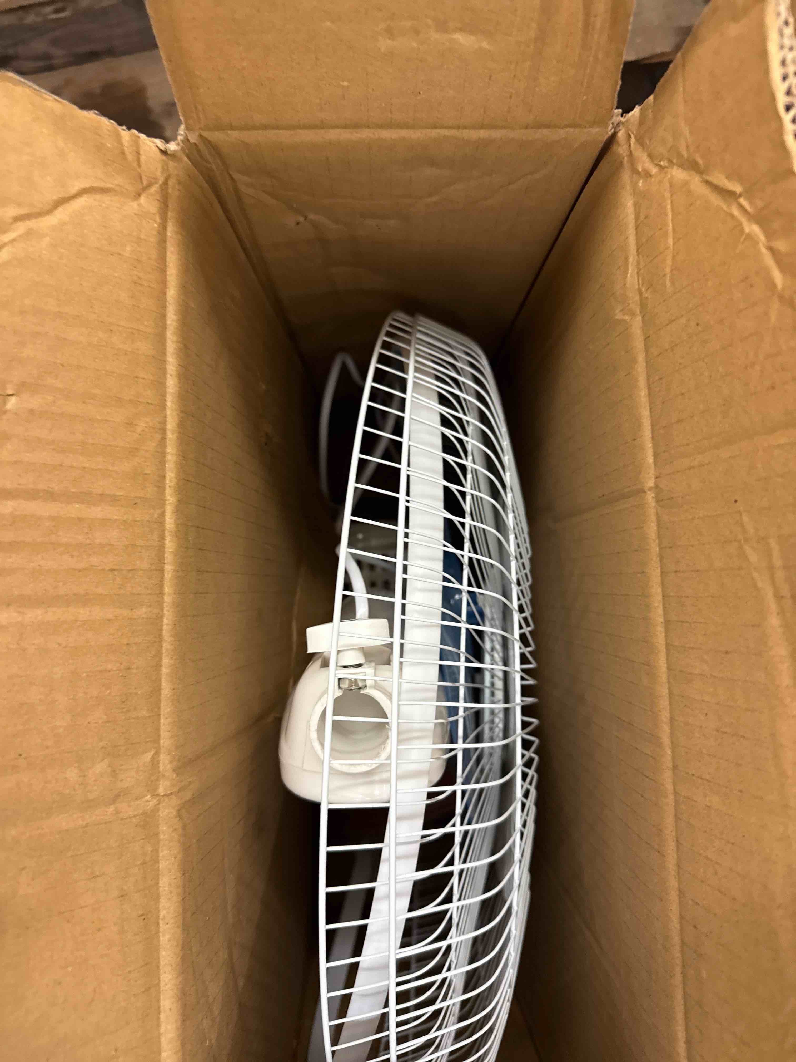 https://s3.amazonaws.com/lotting-images-prod/phillipi/GRA0397889_1731343538415.jpeg