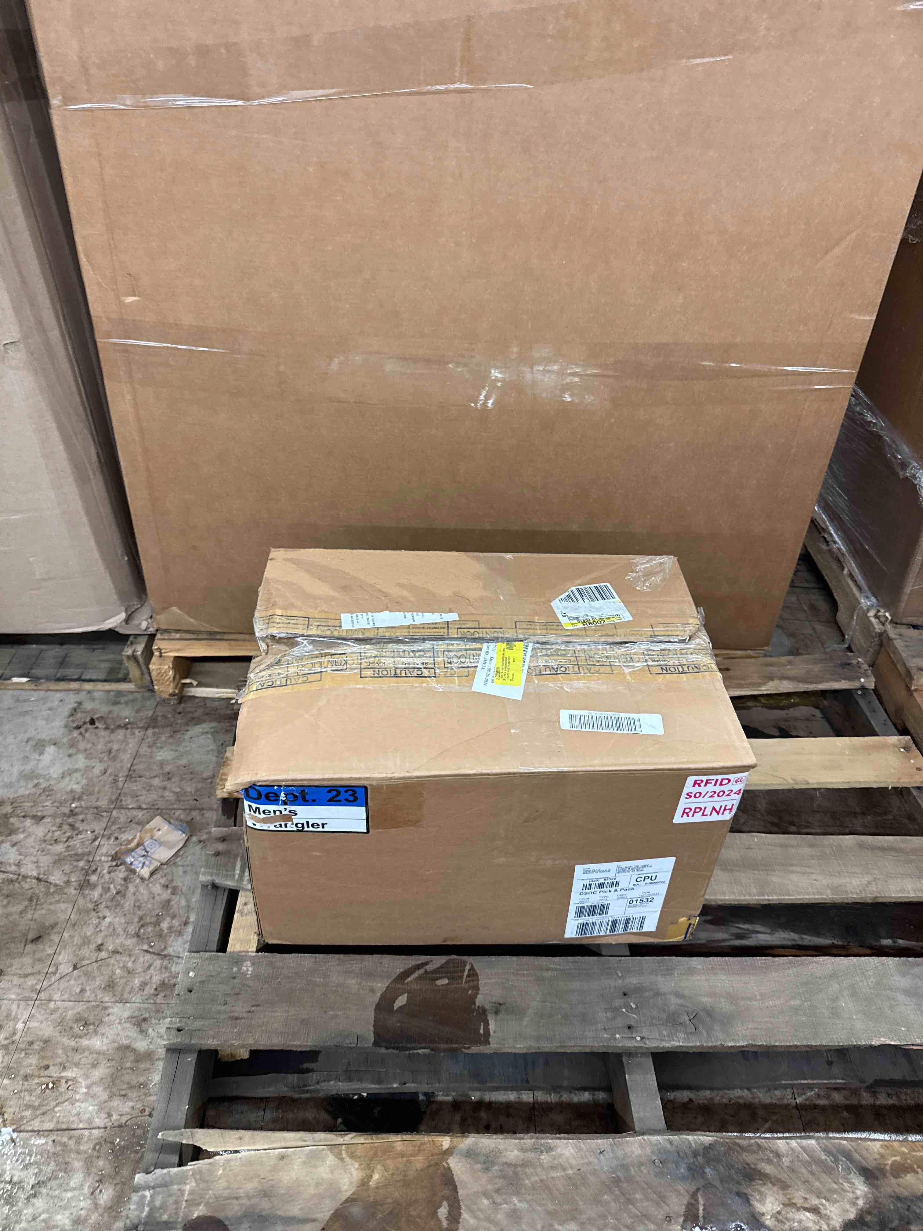 https://s3.amazonaws.com/lotting-images-prod/phillipi/GRA0397892_1731342993175.jpeg