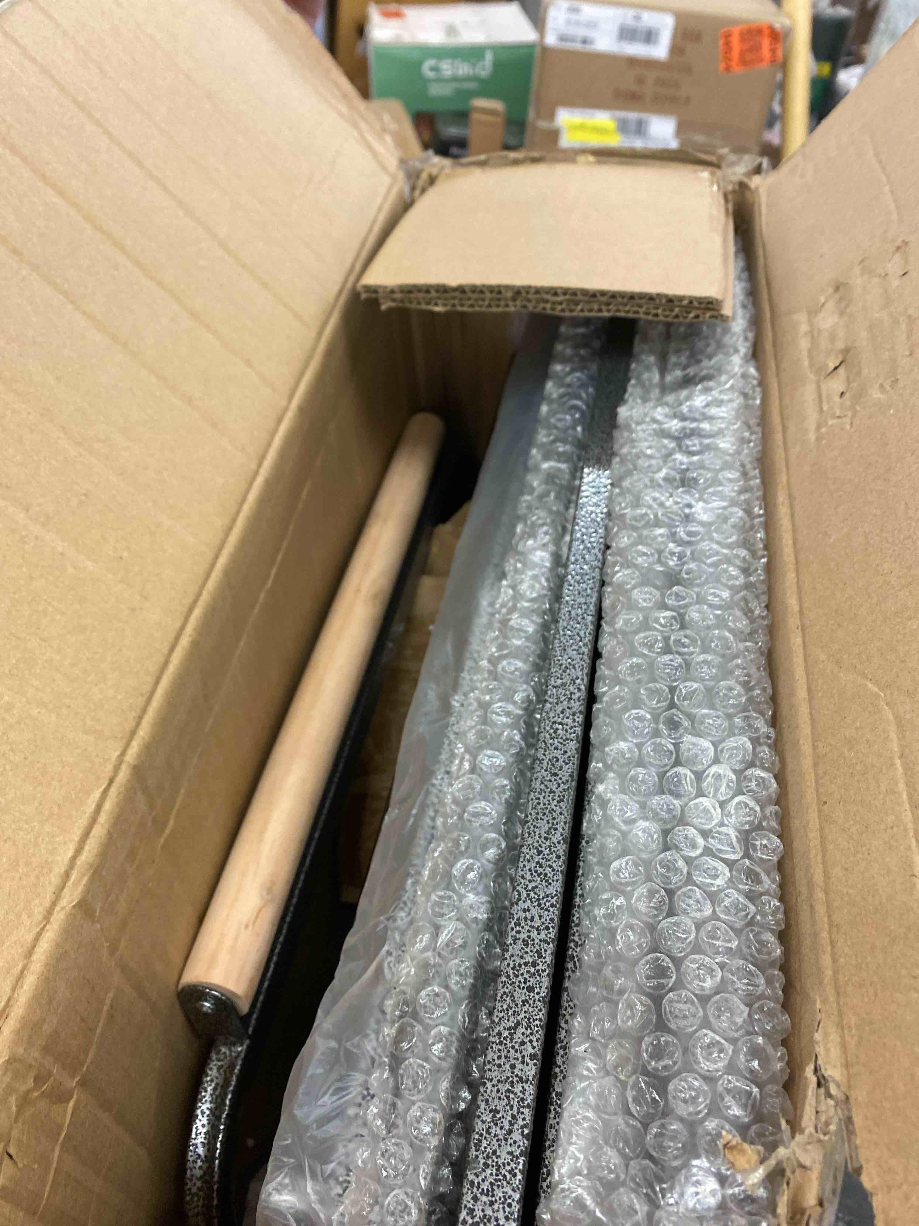 https://s3.amazonaws.com/lotting-images-prod/phillipi/GRA0398091_1744298381475.jpeg