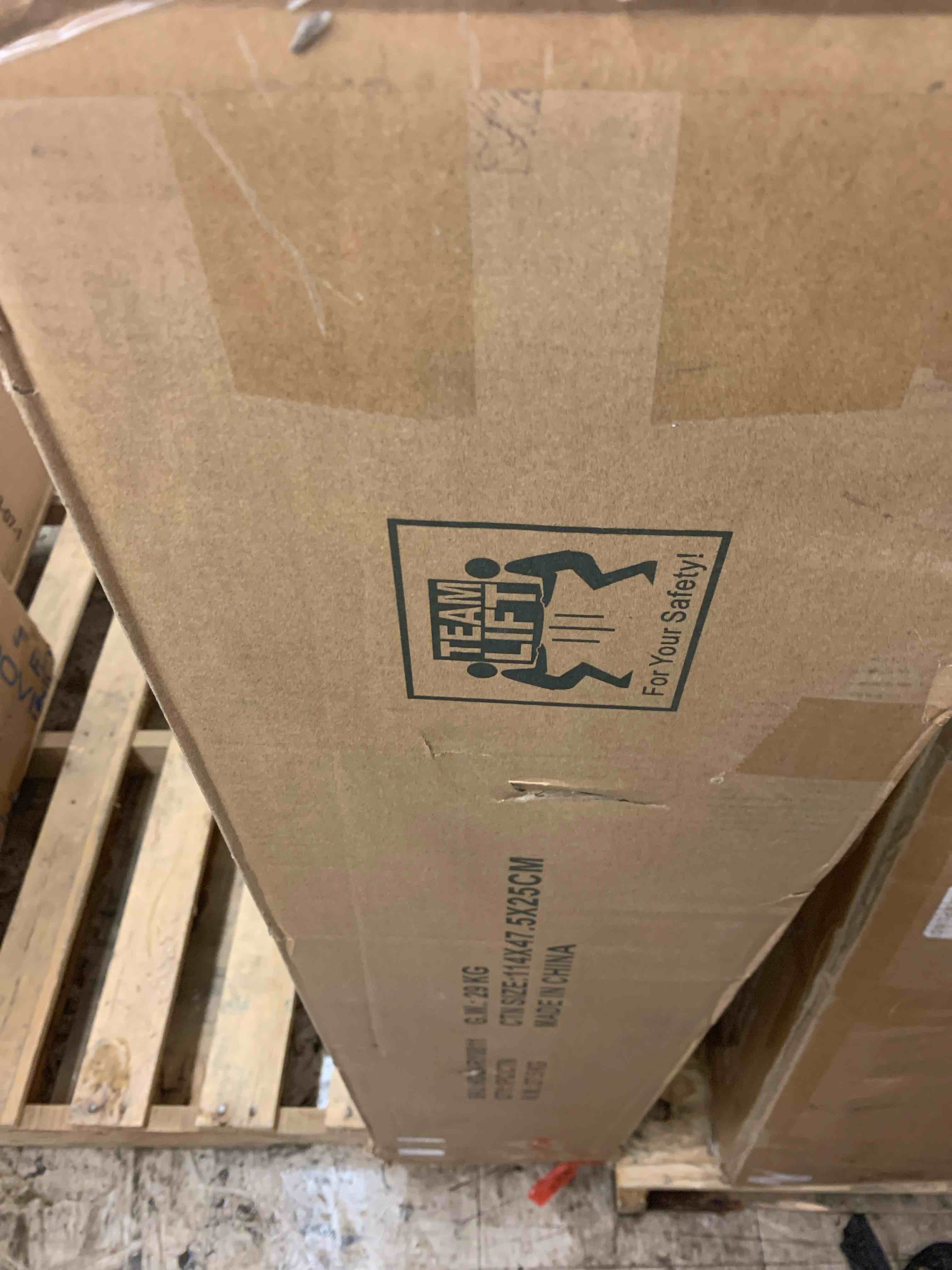 https://s3.amazonaws.com/lotting-images-prod/phillipi/GRA0399853_1732559067273.jpeg