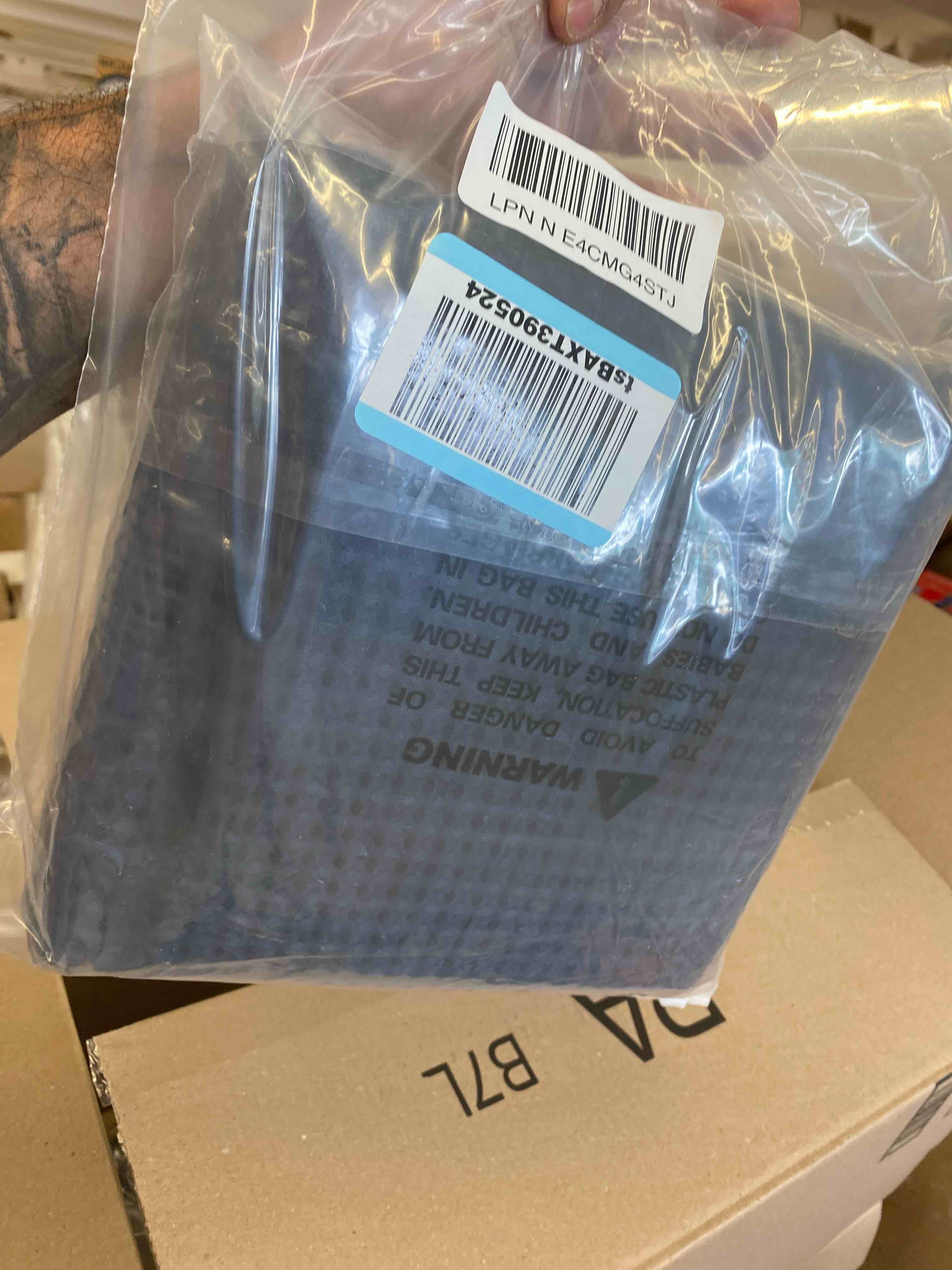 https://s3.amazonaws.com/lotting-images-prod/phillipi/GRA0400042_1741896979715.jpeg