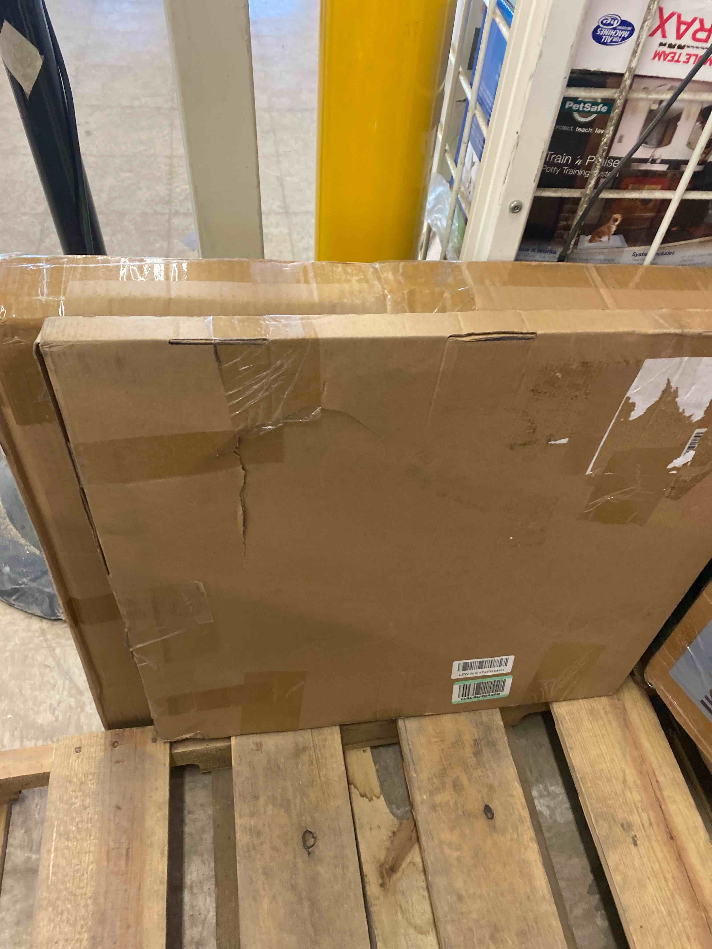 https://s3.amazonaws.com/lotting-images-prod/phillipi/GRA0400055_1741893520671.jpeg
