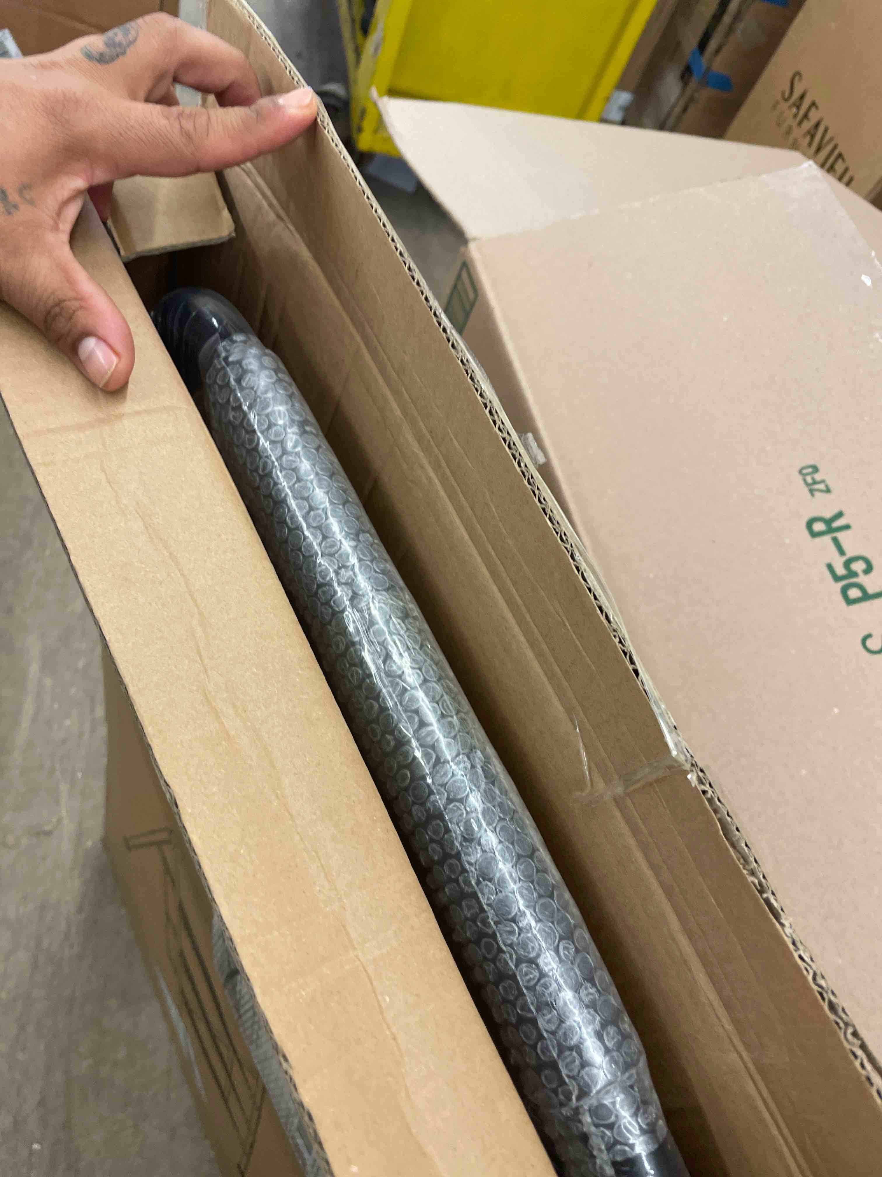 https://s3.amazonaws.com/lotting-images-prod/phillipi/GRA0400987_1738083745898.jpeg