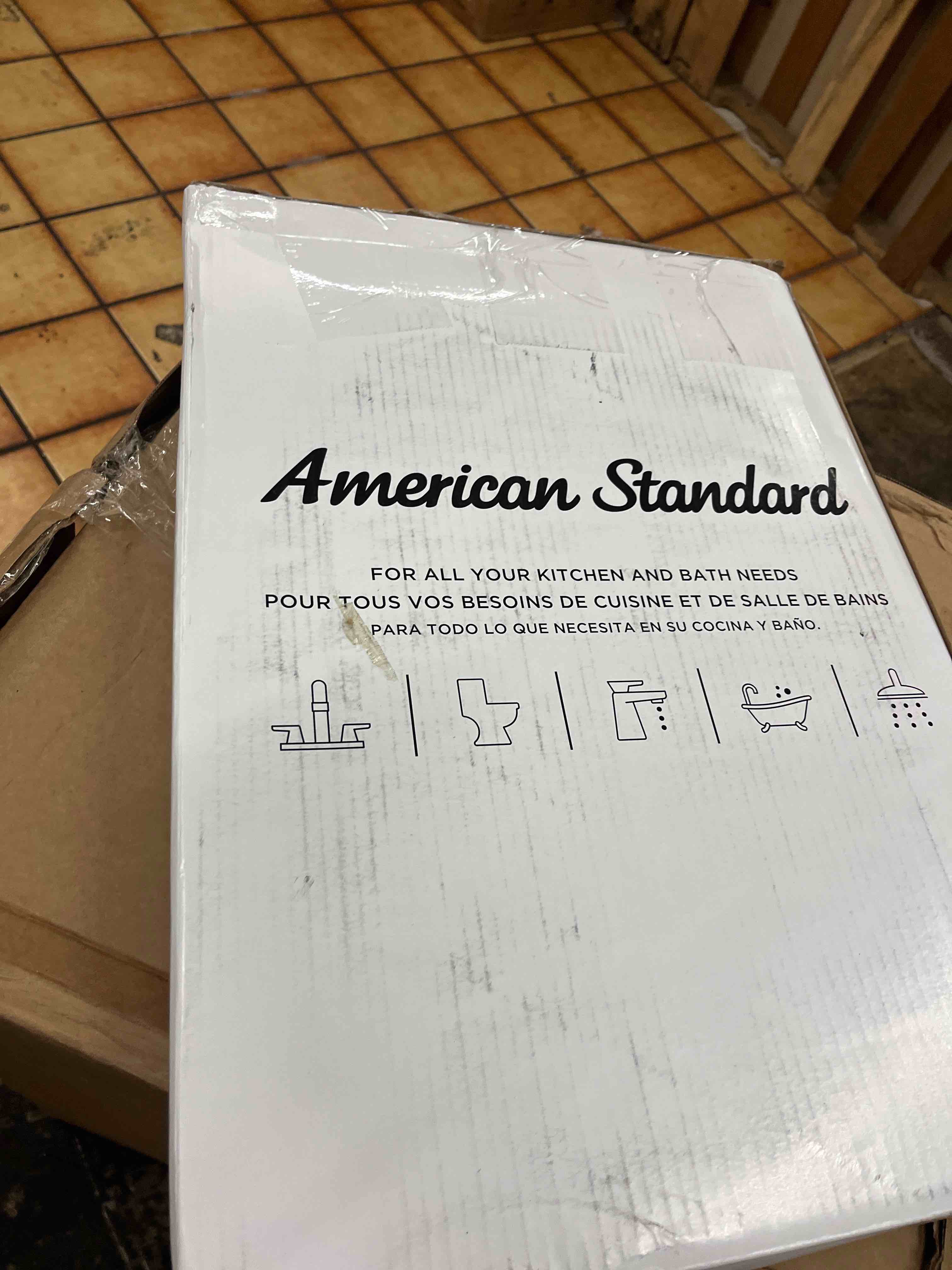 Condition photo showing New/Like New for american standard 5311012.020 laurel elongated wood toilet seat with cover, white