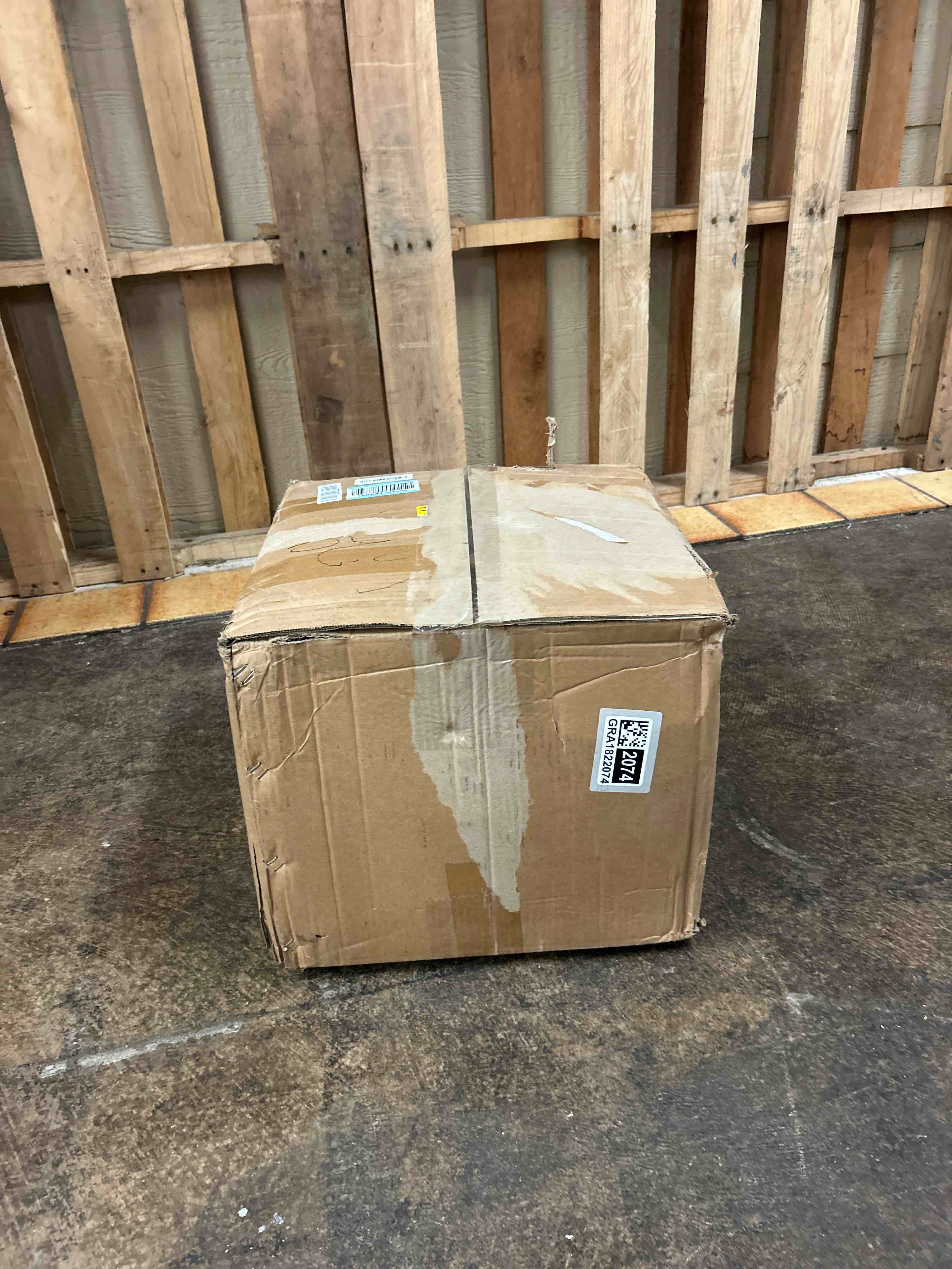 Condition photo showing New/Like New for ar-pro exact replacement 15" x 6.00-6" front tire and wheel assemblies compatible with john deere riding mowers 100 and d100 series - 3" centered hub and 3/4" bushings, 4ply pneumatic (set of 2)