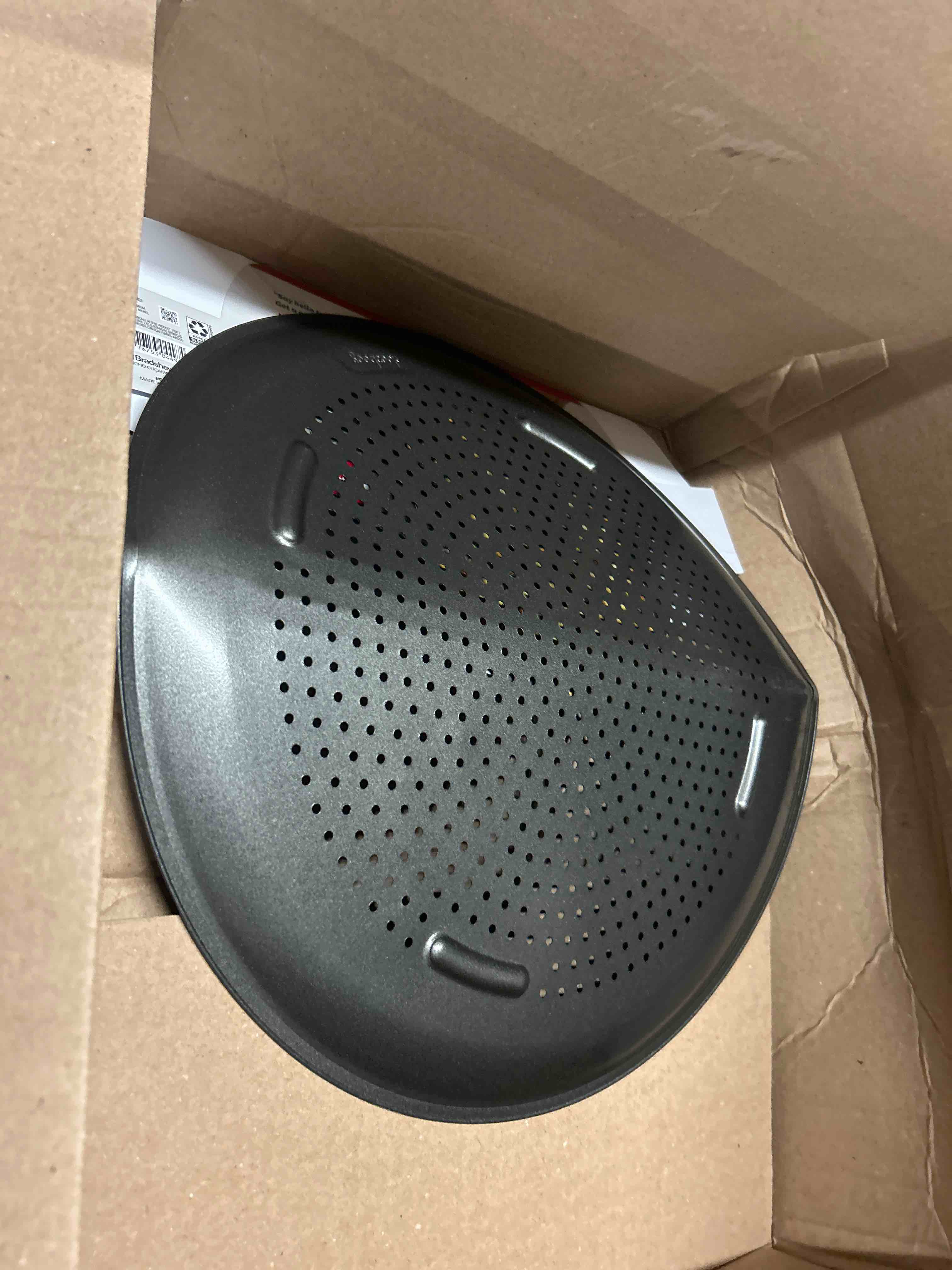 Condition photo showing Good Condition for goodcook airperfect insulated nonstick carbon steel pizza pan with cutting guides, perforated nonstick pizza pan, 15.75-inch, gray