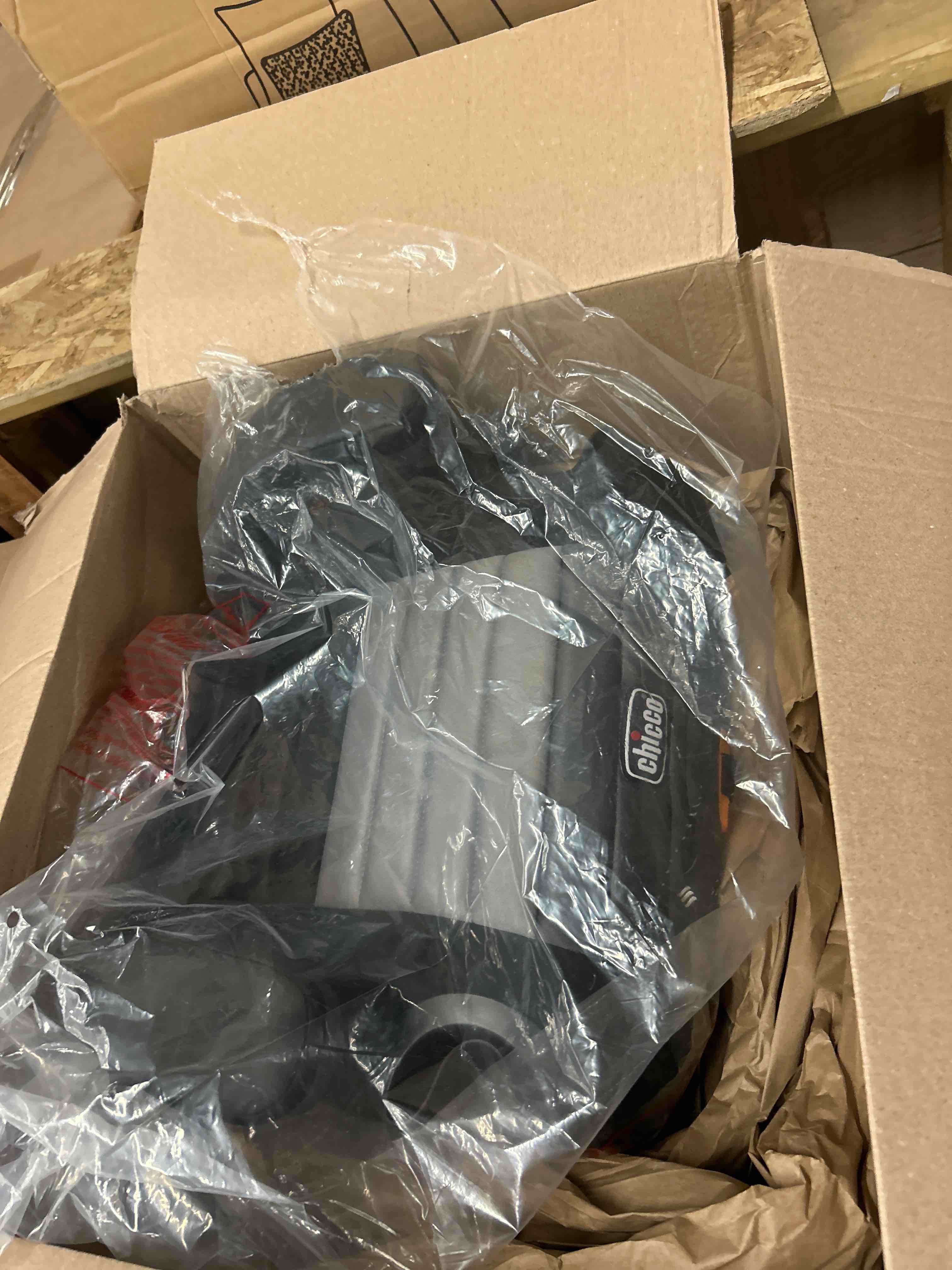 Condition photo showing New/Like New for chicco gofit cleartex plus backless booster car seat - obsidian
