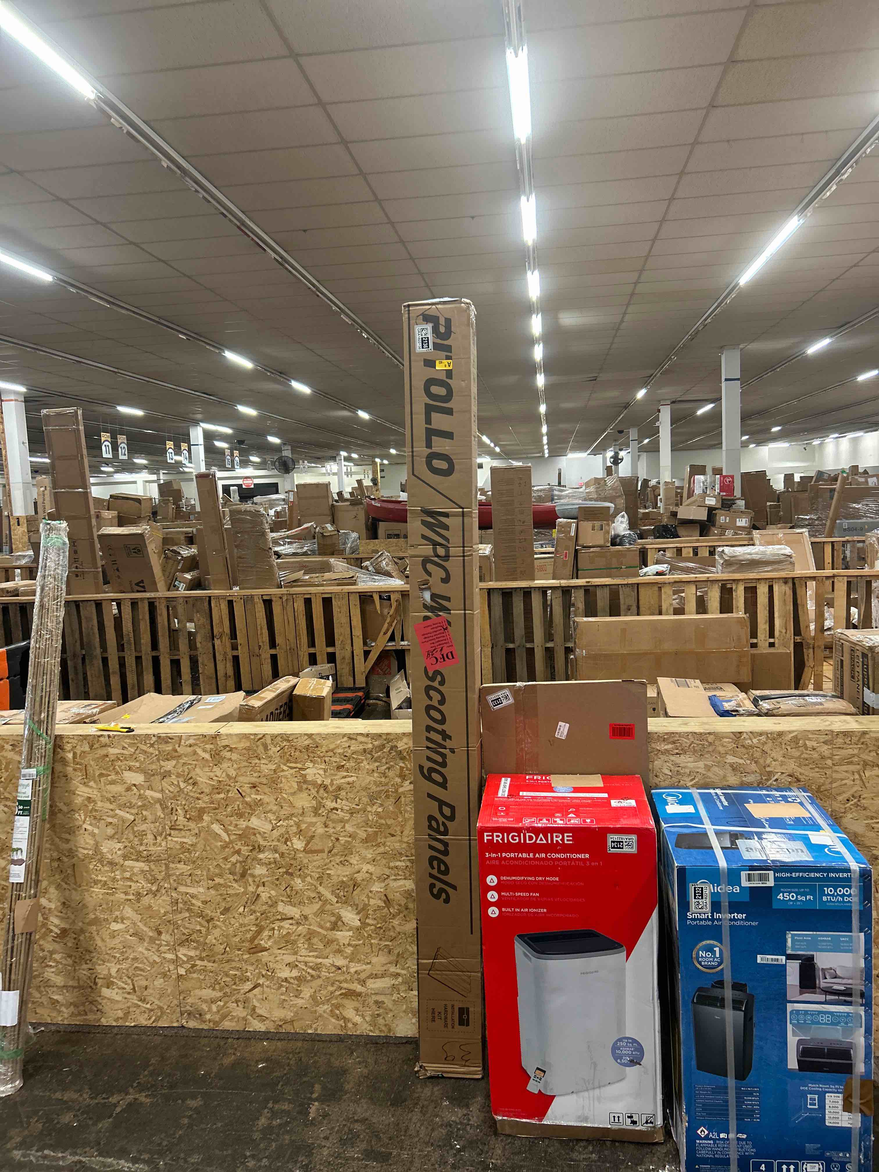 Condition photo showing New/Like New for ritollo 10 pack wpc slat wall panels, 3d fluted acoustic wall paneling 90.6 x 6.1 x 0.35 inches, wood look decorative panels for tv background, living room, interior wall decor (oak)
