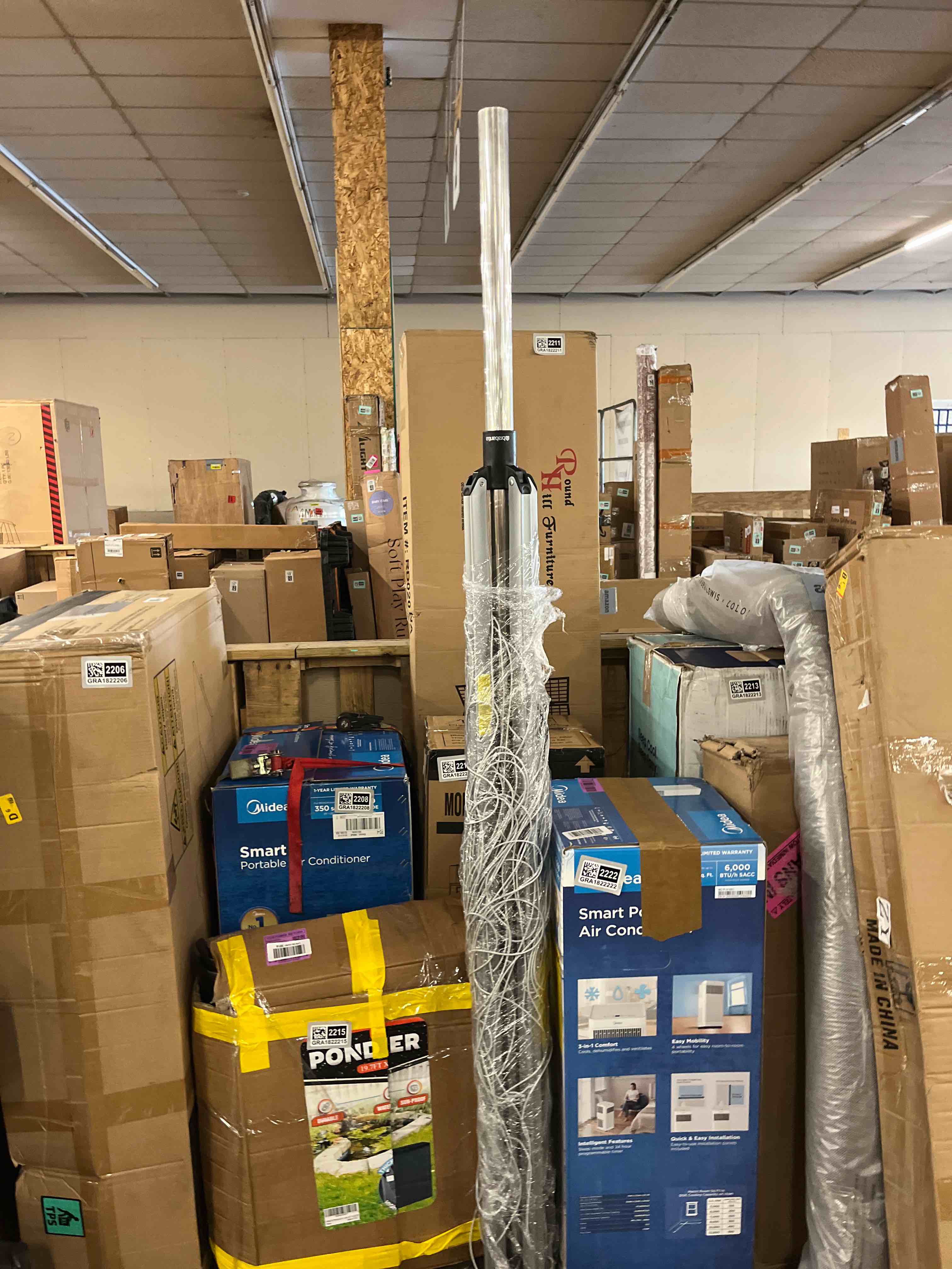 Condition photo showing New/Like New for brabantia lift-o-matic outdoor 4 arm clothesline (197 ft/ø 1.8") height adjustable, folding clothes drying rack + ground spike & cover (gray)