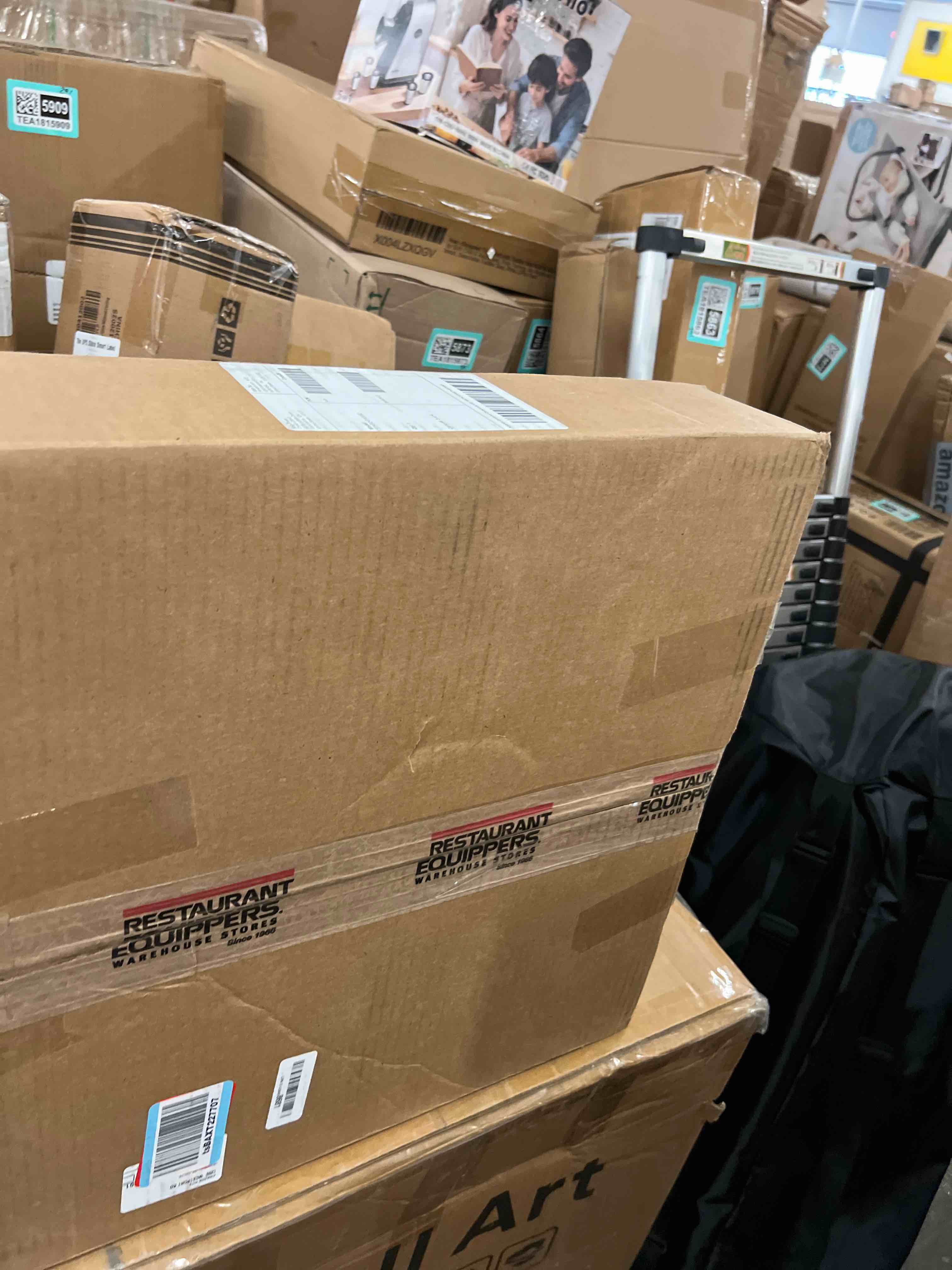Condition photo showing New/Like New for fse 36-compartment divided glass rack